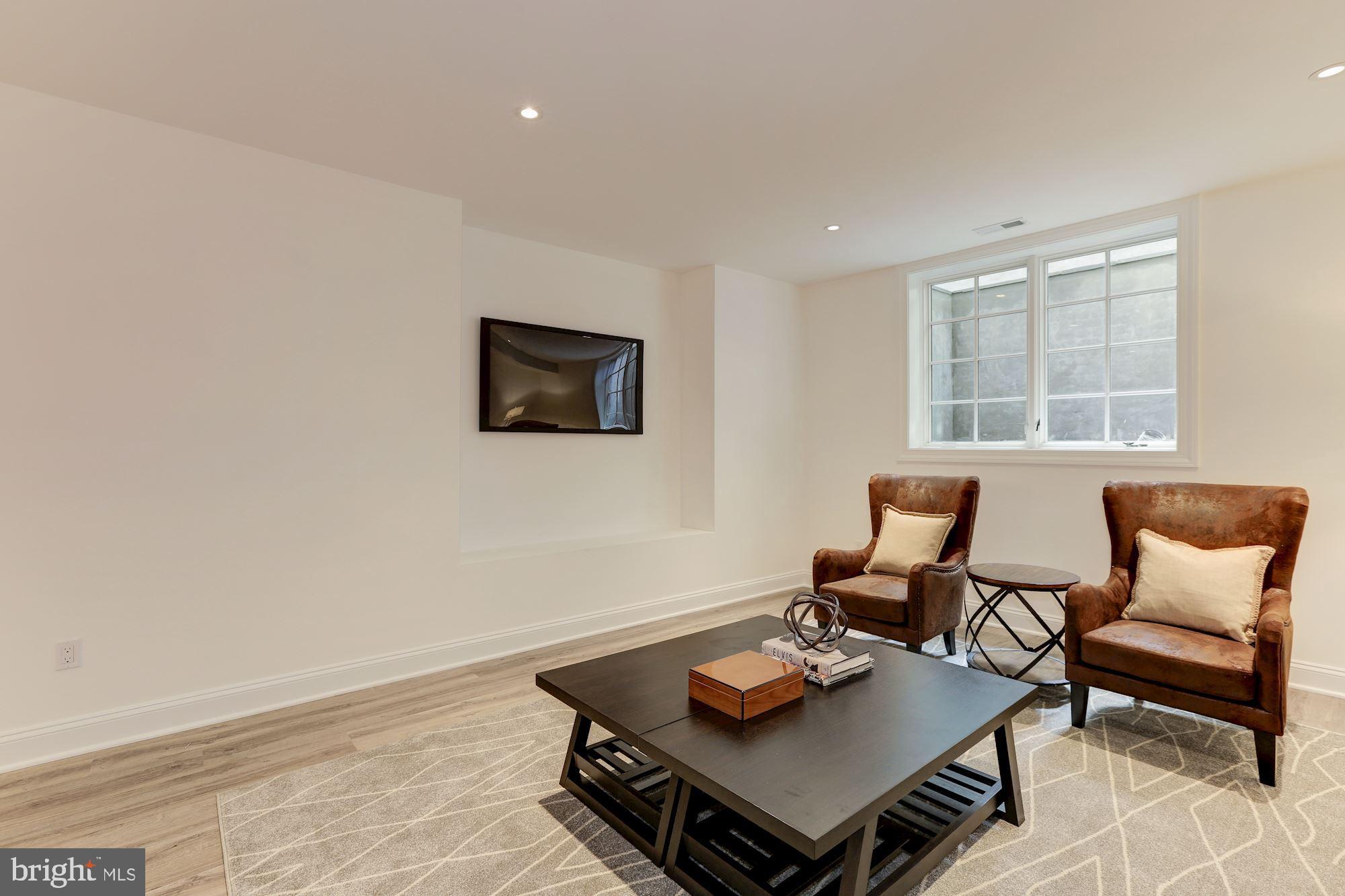 ROLLINGWOOD - Residential