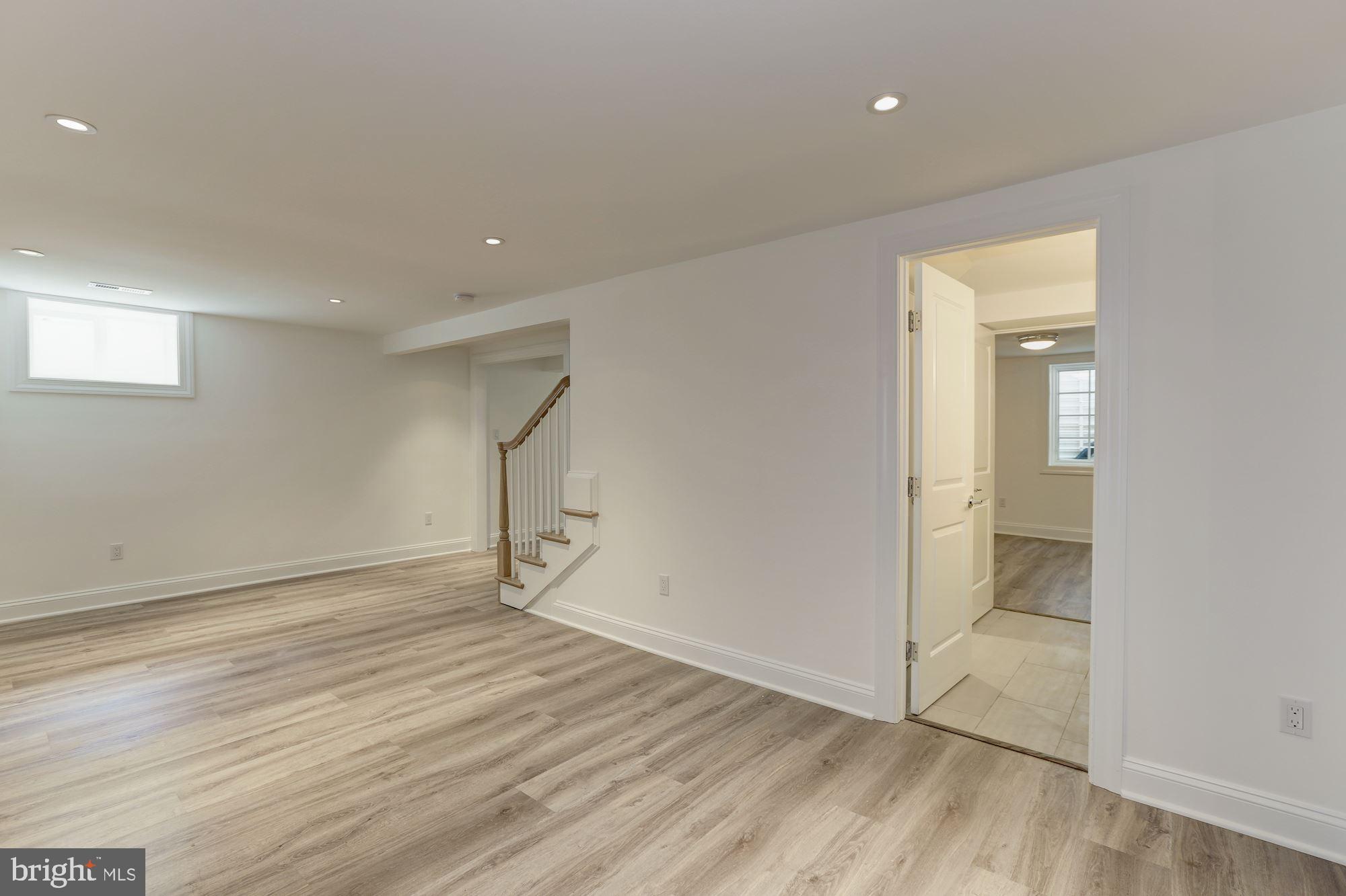 ROLLINGWOOD - Residential