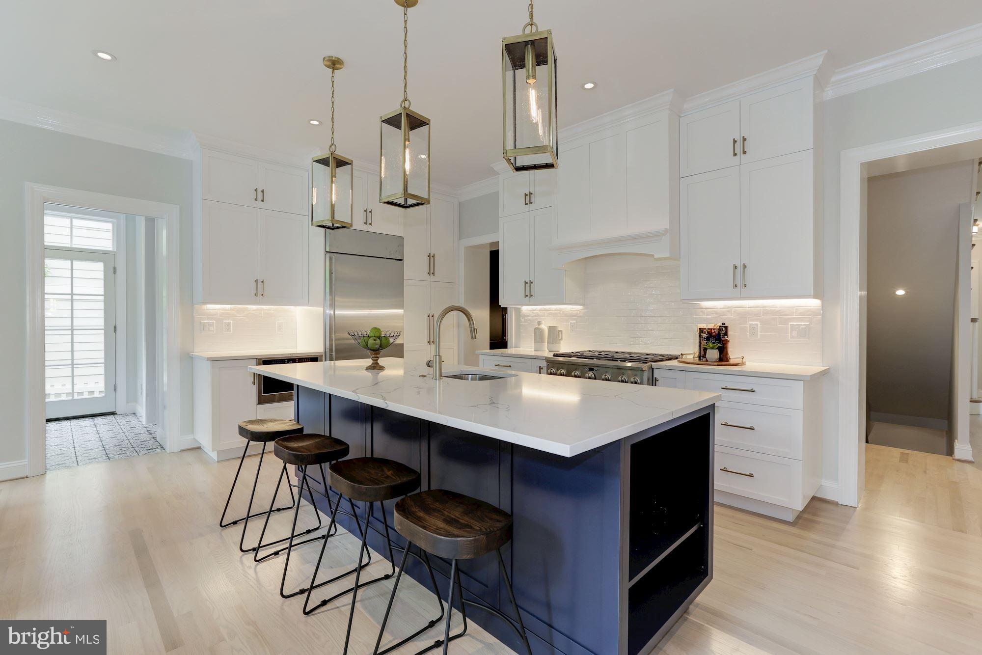 ROLLINGWOOD - Residential