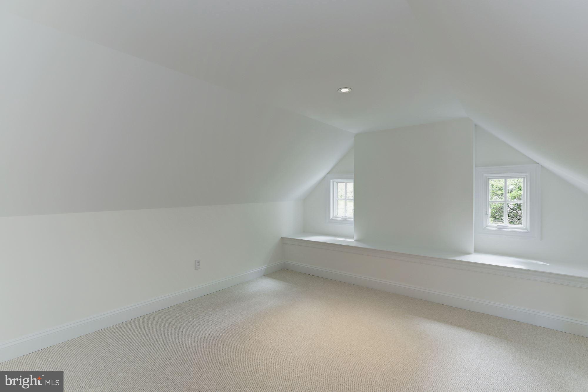 ROLLINGWOOD - Residential