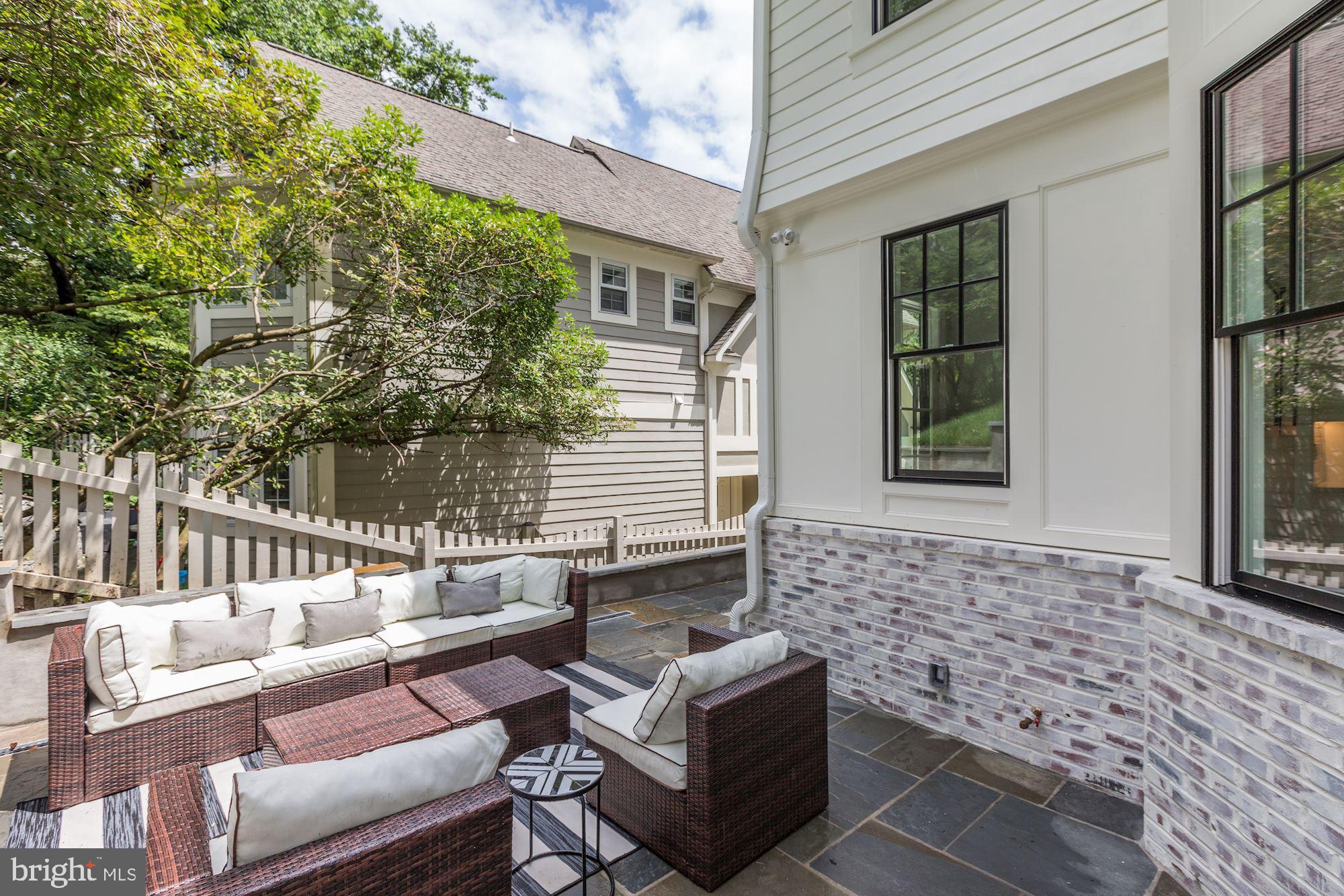 ROLLINGWOOD - Residential