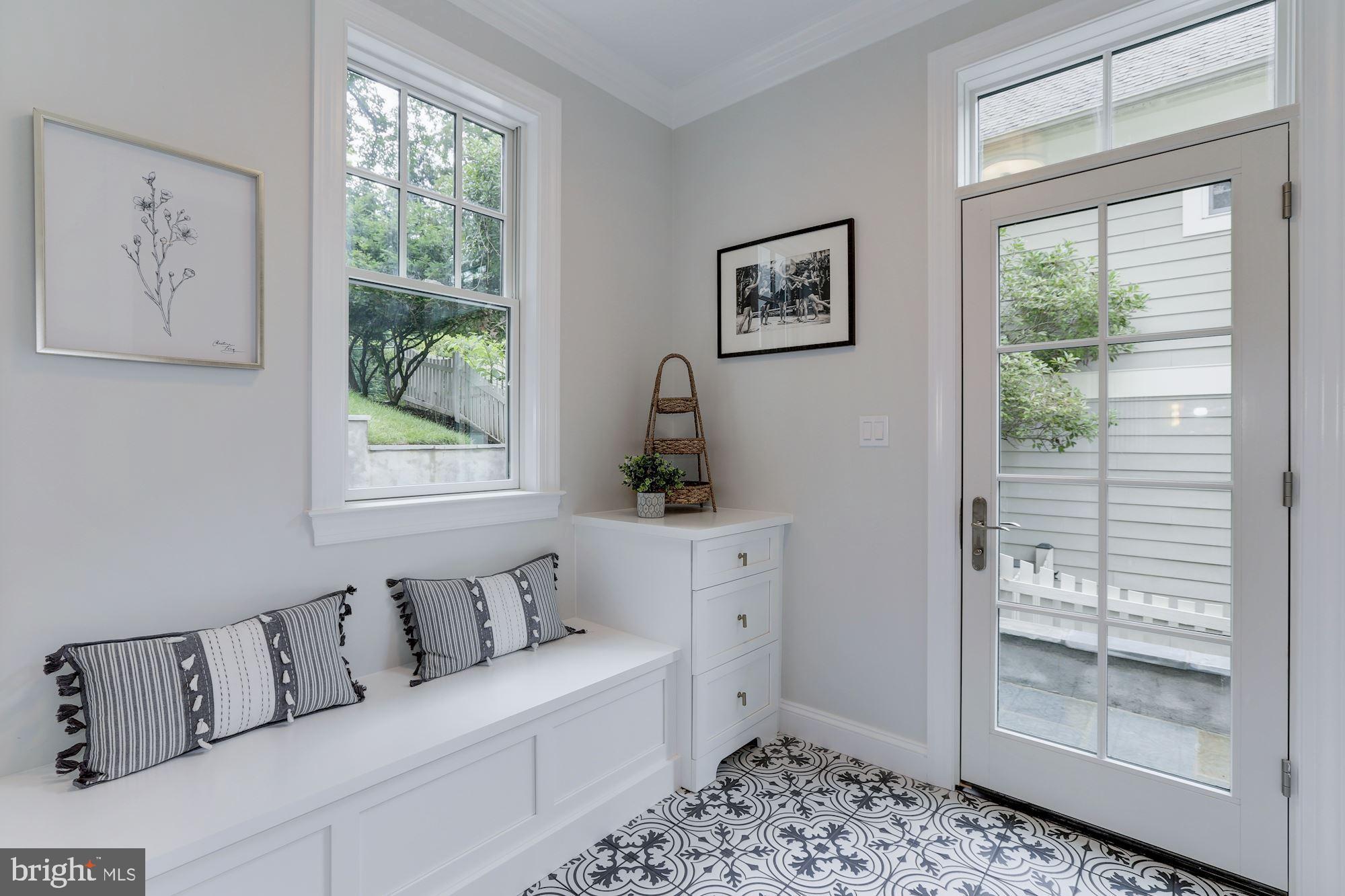 ROLLINGWOOD - Residential