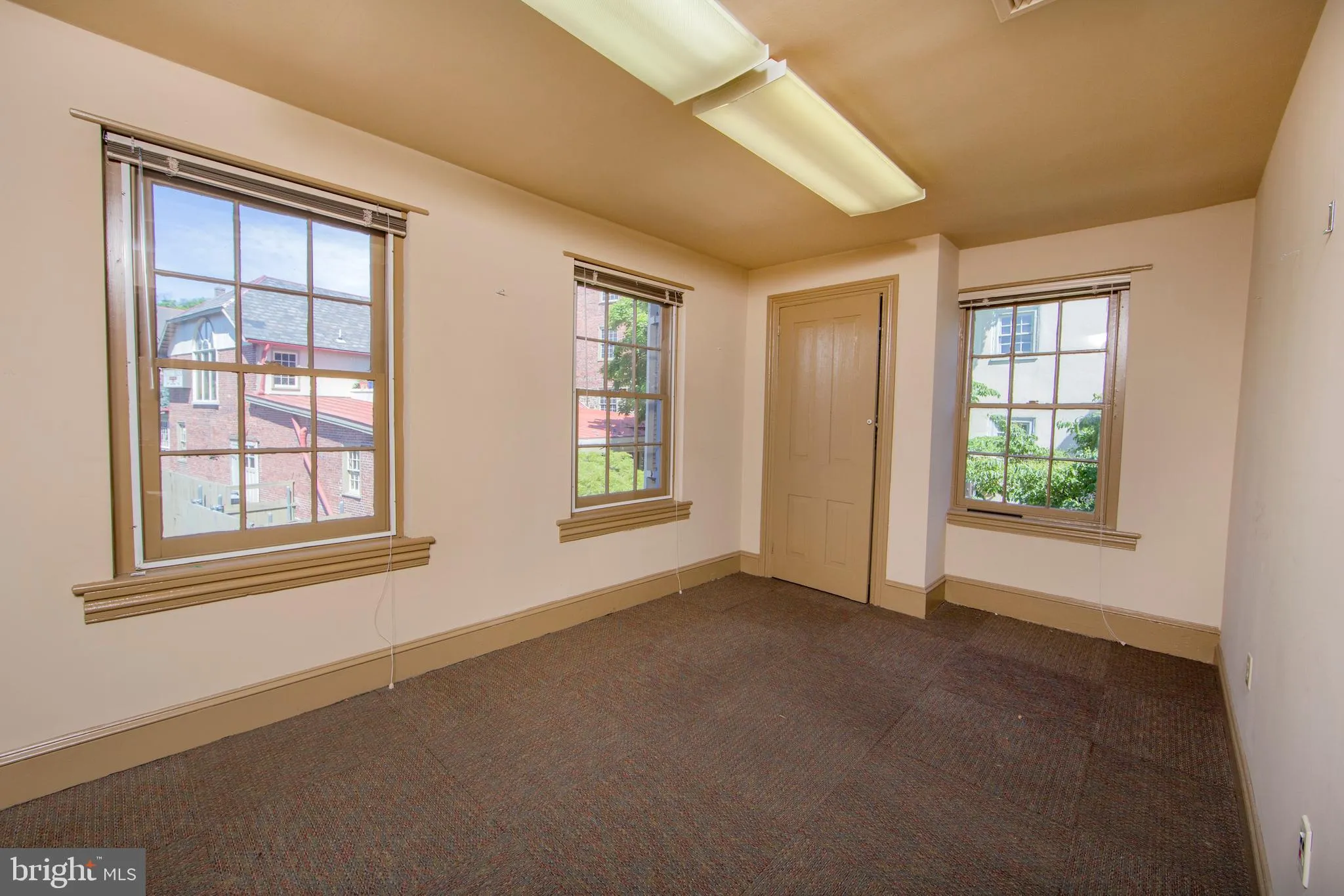 Doylestown, Pennsylvania 18901, United States, ,Residential,Active,66877