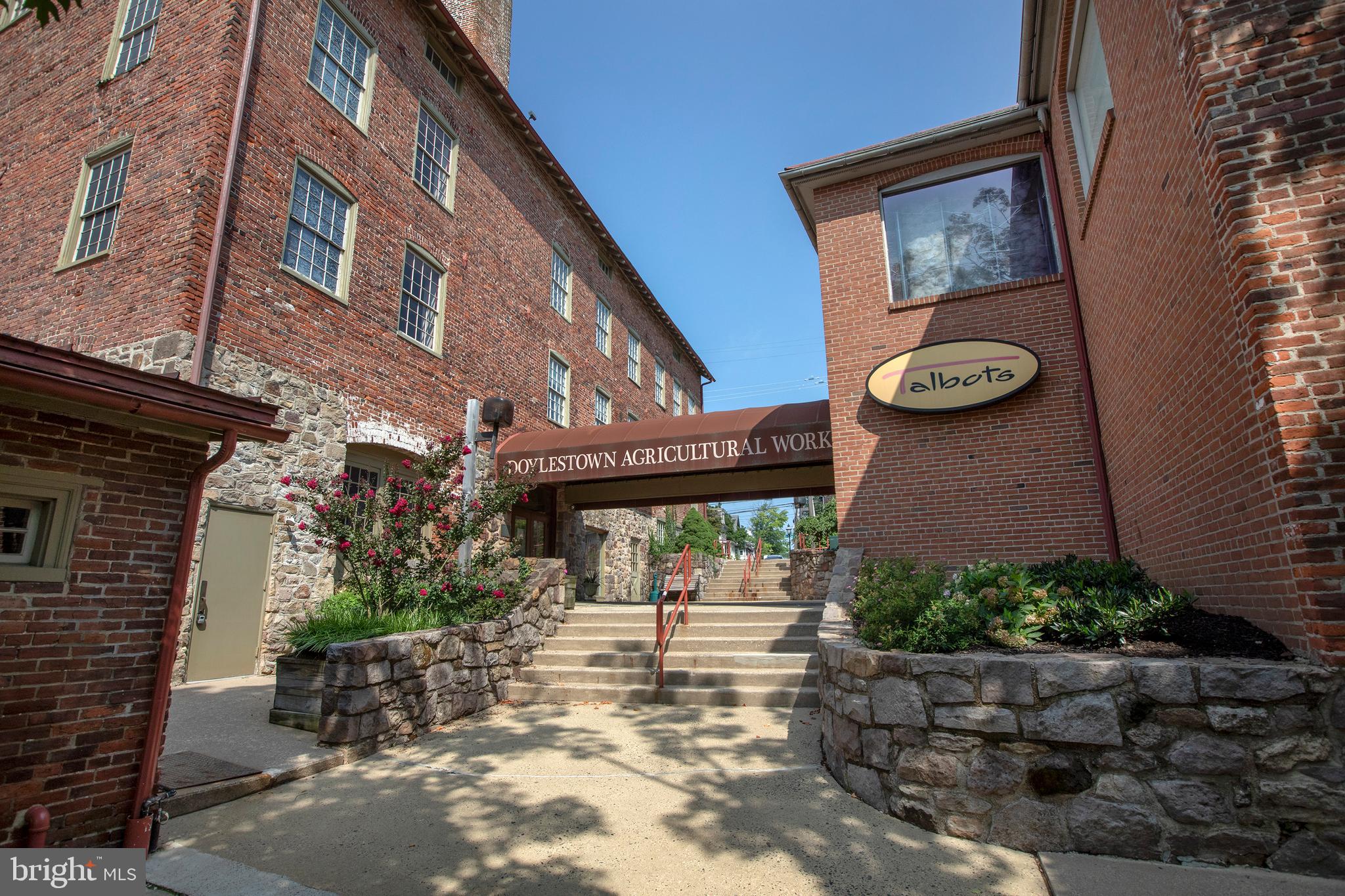 DOYLESTOWN - Commercial Lease