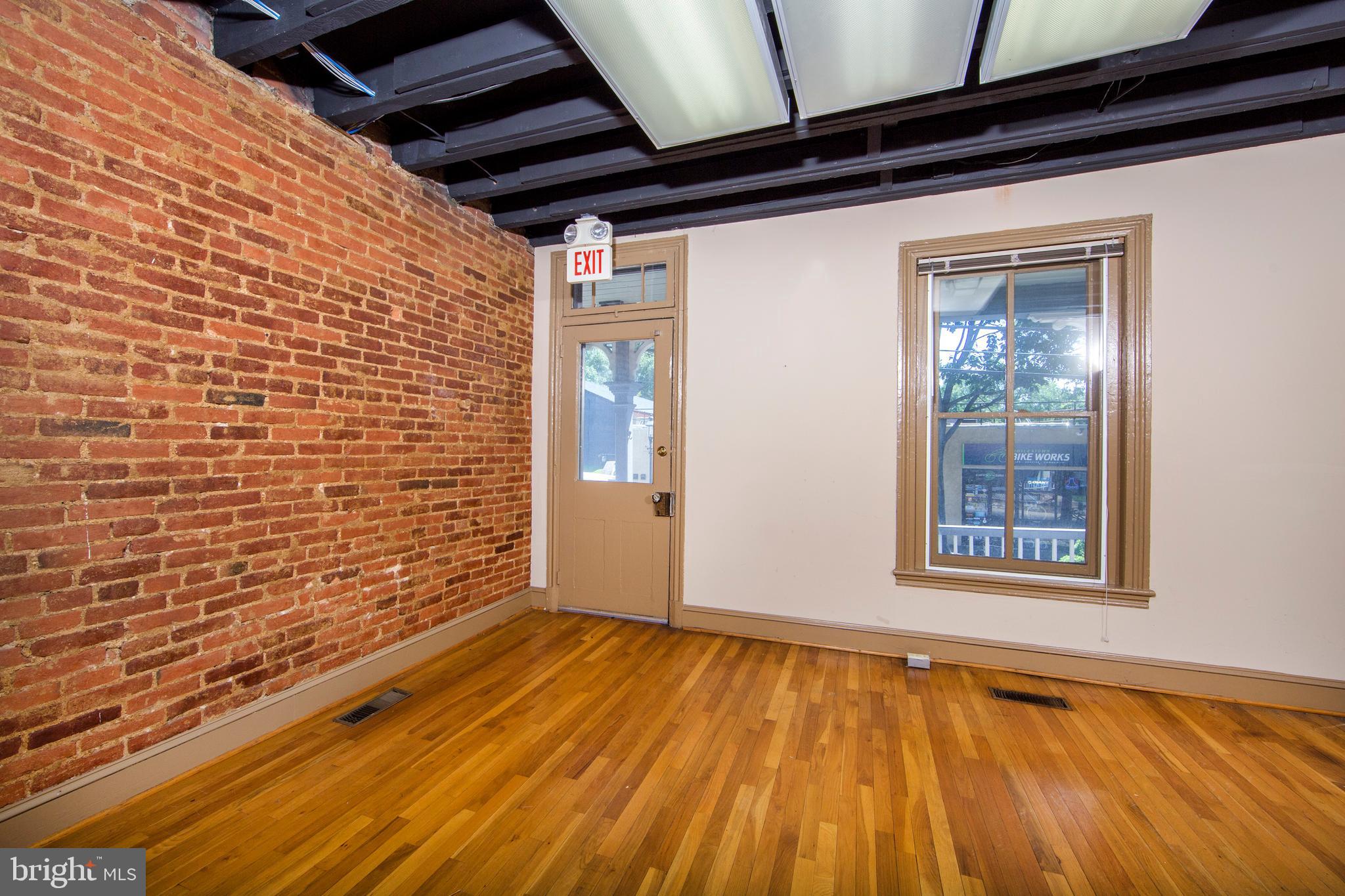 DOYLESTOWN - Commercial Lease