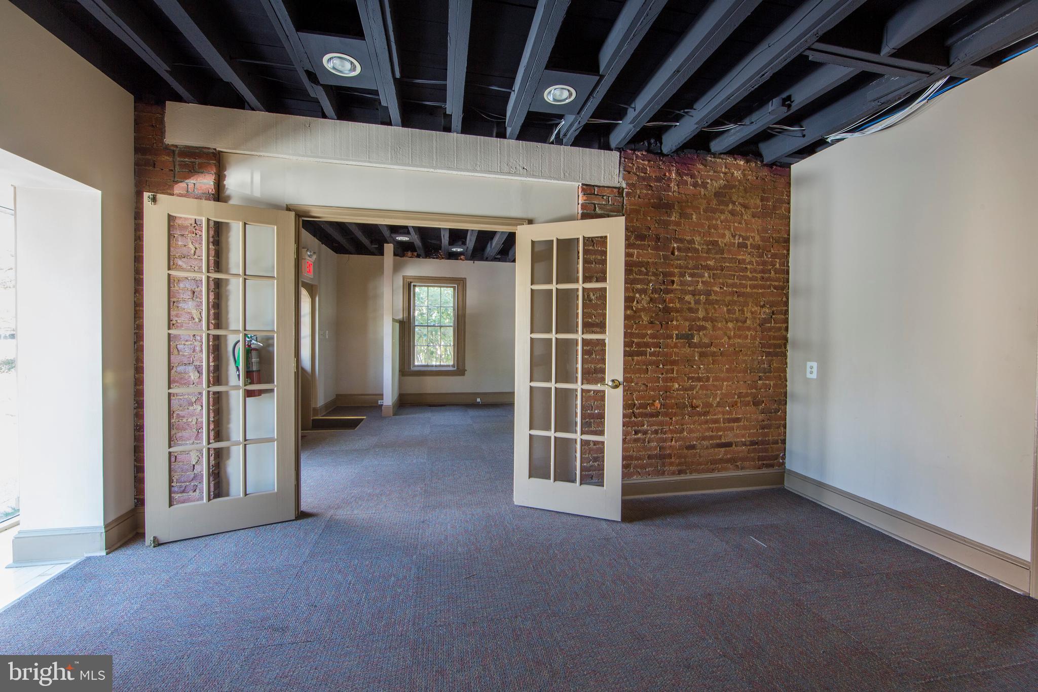 DOYLESTOWN - Commercial Lease