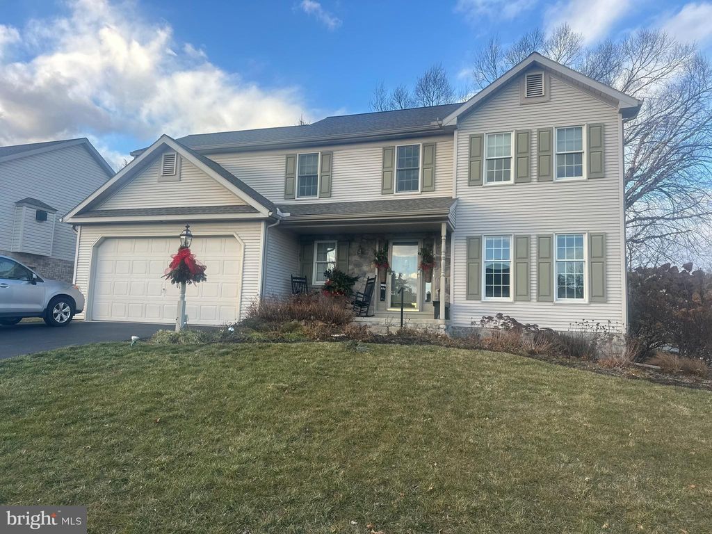Photo of 1005 Northfield Drive, ELIZABETHTOWN, PA 17022 (MLS # PALA2081146)