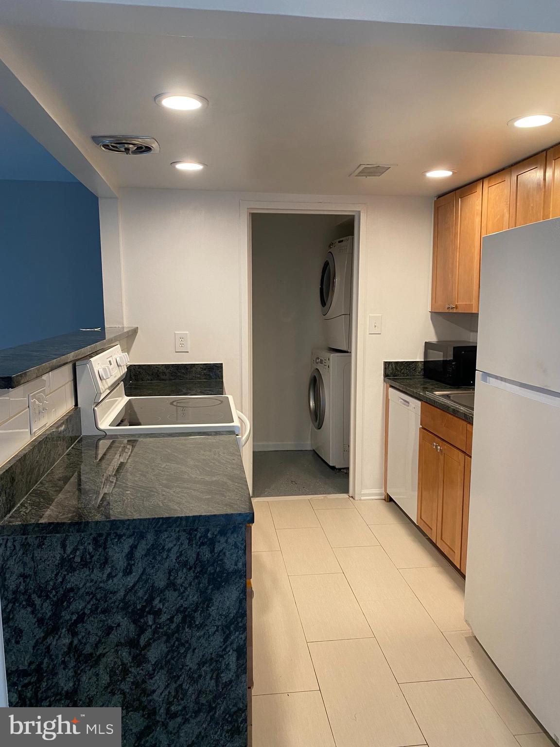 TERRACE TOWNE HOMES OF GUNSTON - Residential Lease