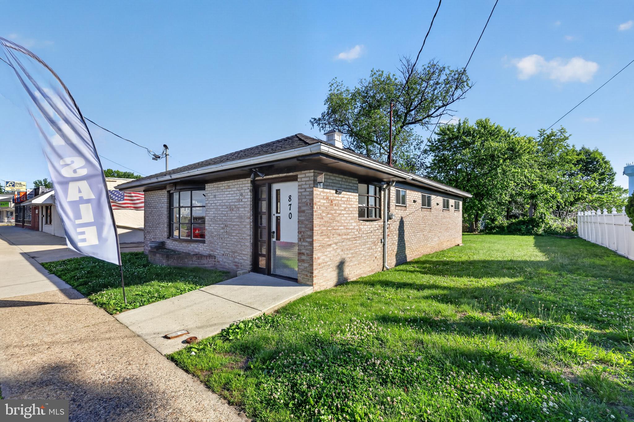 870 W BROWNING ROAD
