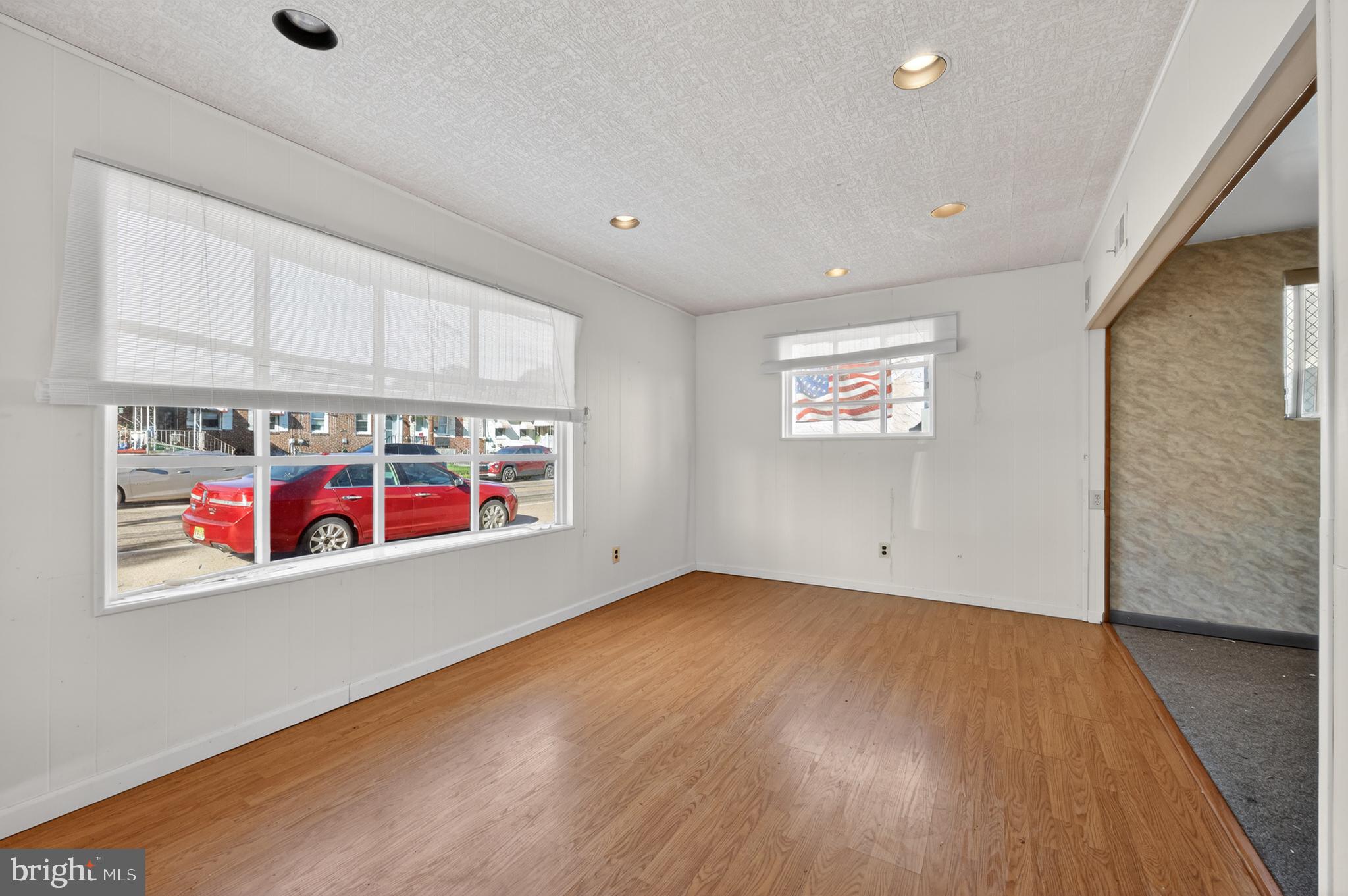 870 W BROWNING ROAD
