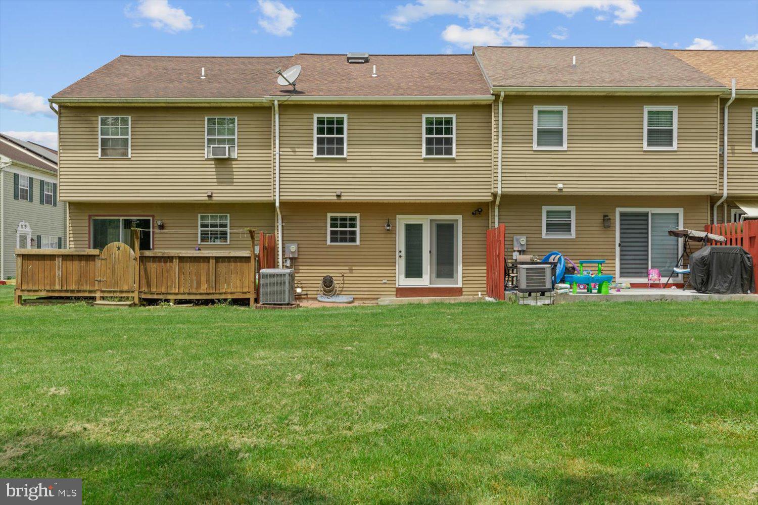 EASTWOOD MEADOWS - Residential