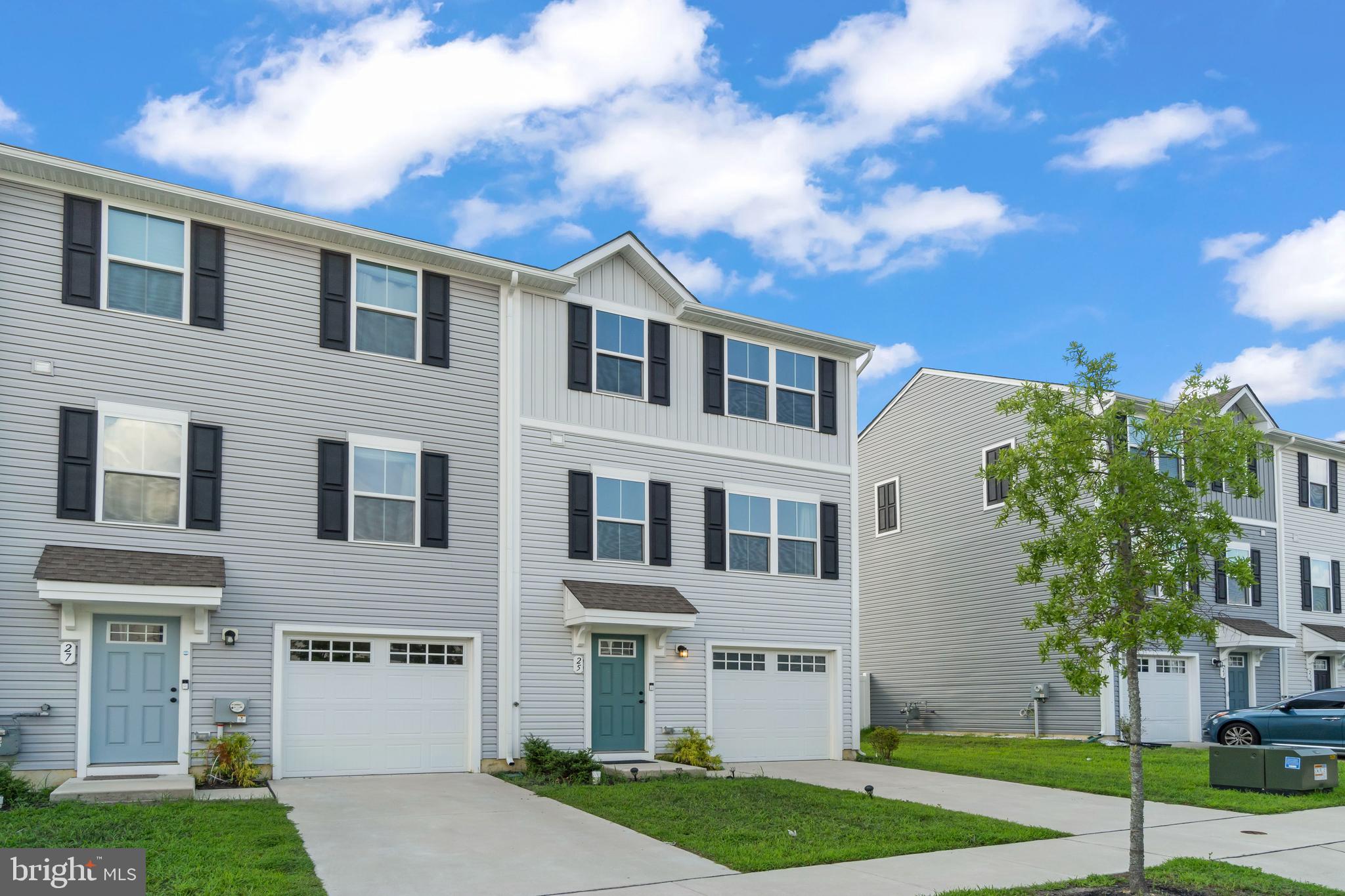25 MULBERRY LANE
