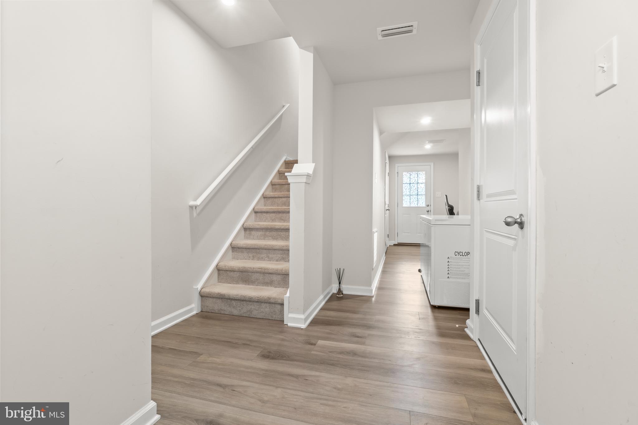 25 MULBERRY LANE
