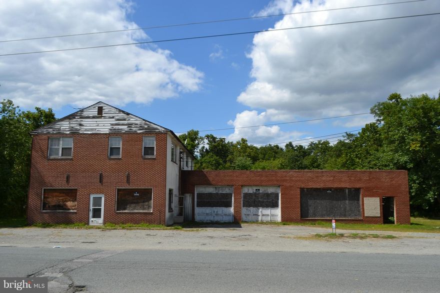 SELLER NEGIOTABLE ON SALE OR LEASE--8.60 Acres Zoned 4-2 Single Family Residential & TC Town Center Mixed-Use- Public Water and Sewer. Some Improvements: 30 x 30 Wash Bay & Lube Bay-NEFF Oil Co, office & apartment (currently not occupied-Sold "As IS", Maryland Department of the Environment "Notice of Compliance Letter available- also-Visit- perryvillemd org ---->Town of Perryville Zoning Ordinance