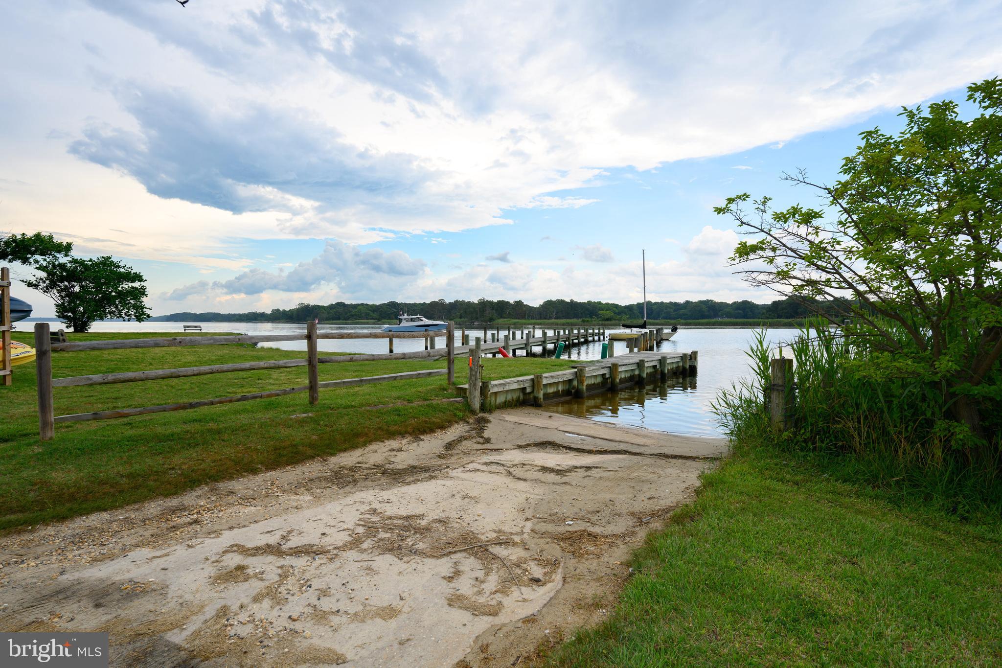 CHESTER RIVER BEACH - Residential