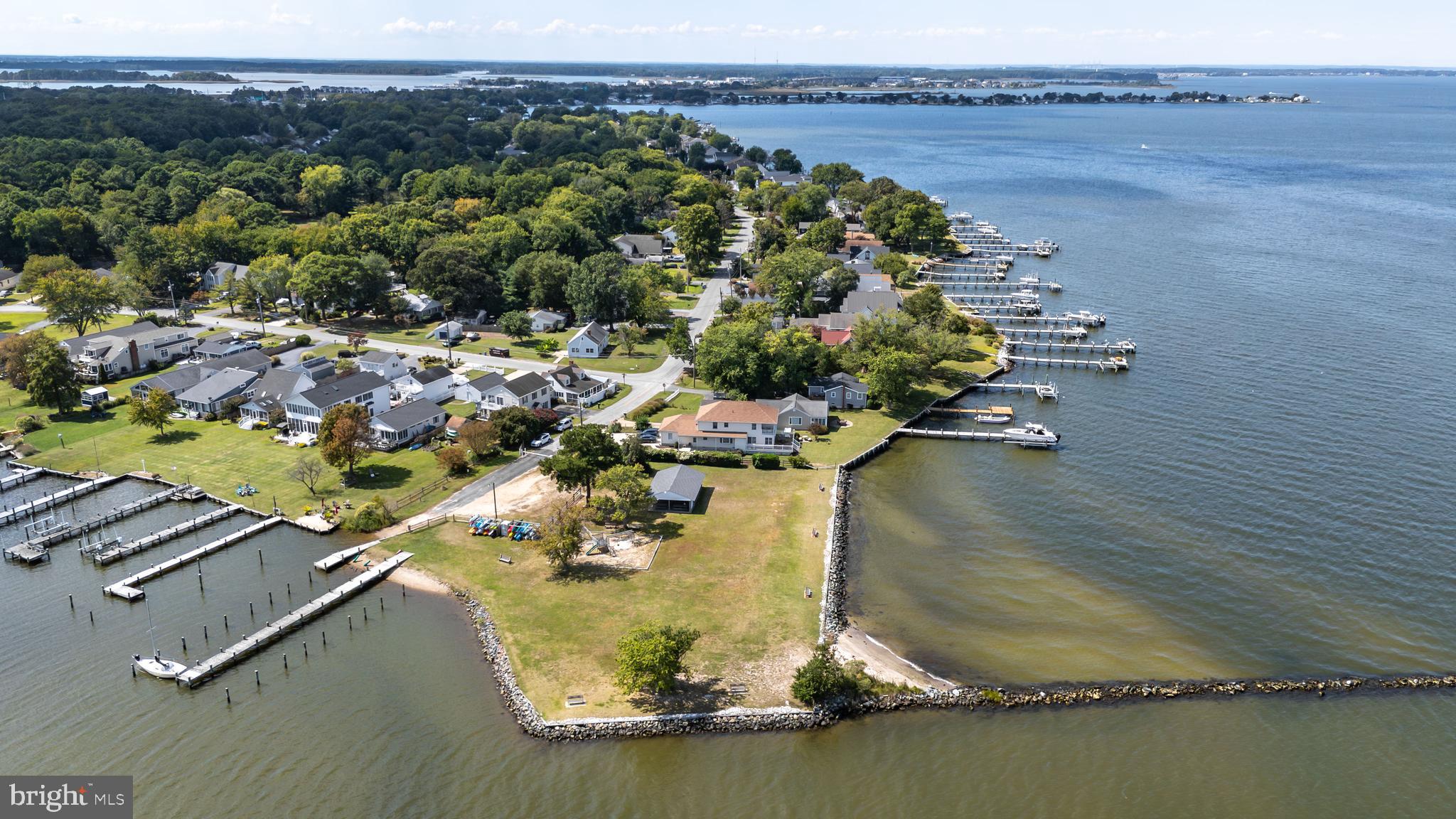 CHESTER RIVER BEACH - Residential