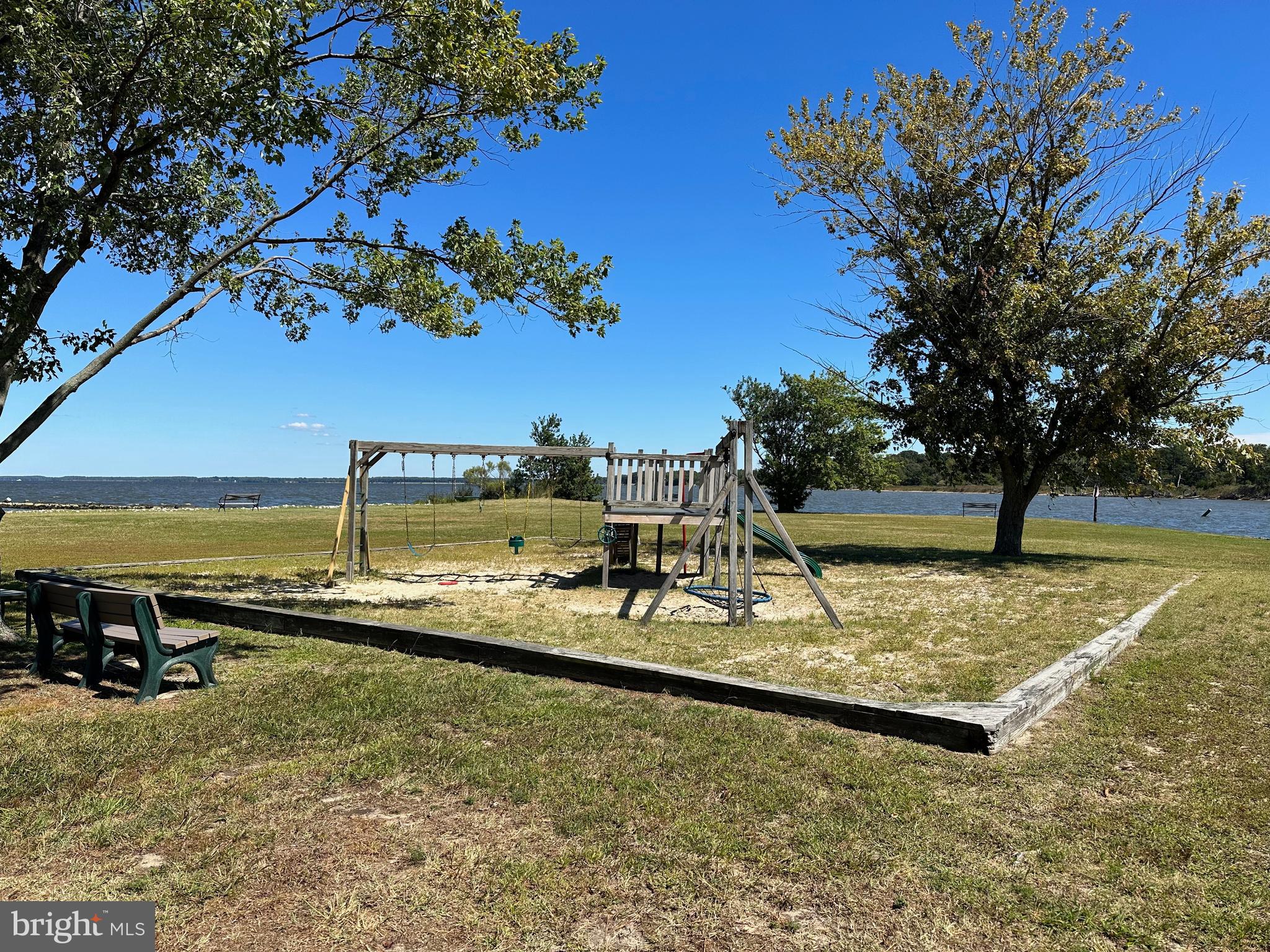 CHESTER RIVER BEACH - Residential