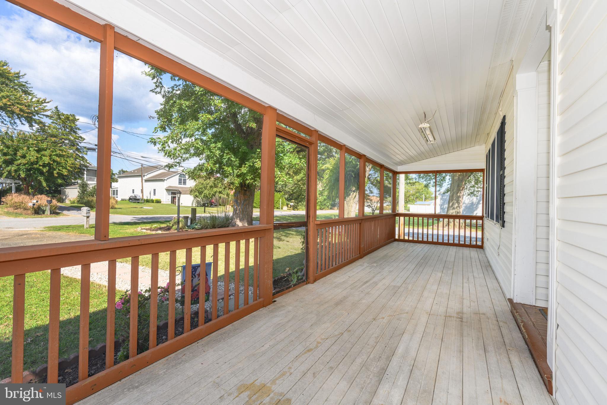 805 CHESTER RIVER DRIVE