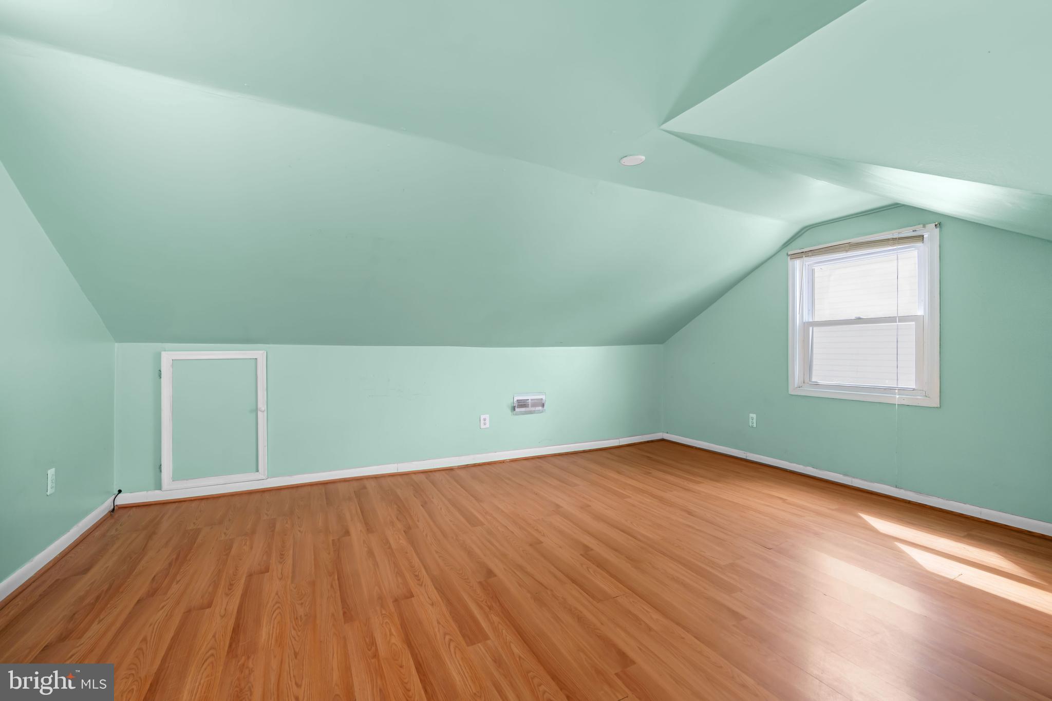 CHESTER RIVER BEACH - Residential