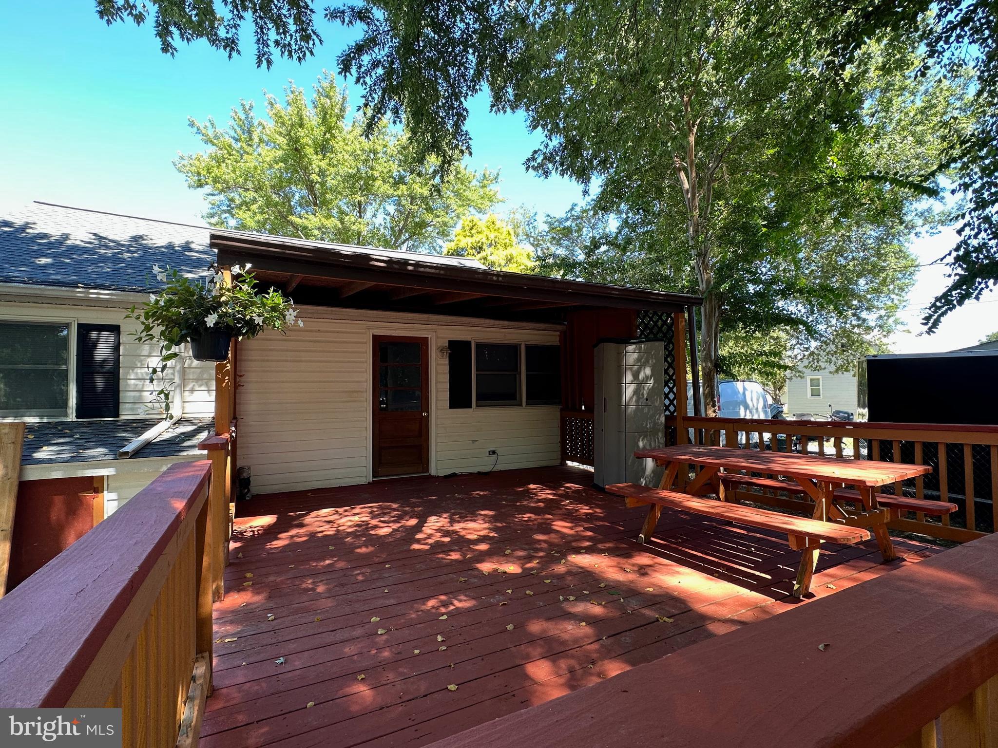 CHESTER RIVER BEACH - Residential