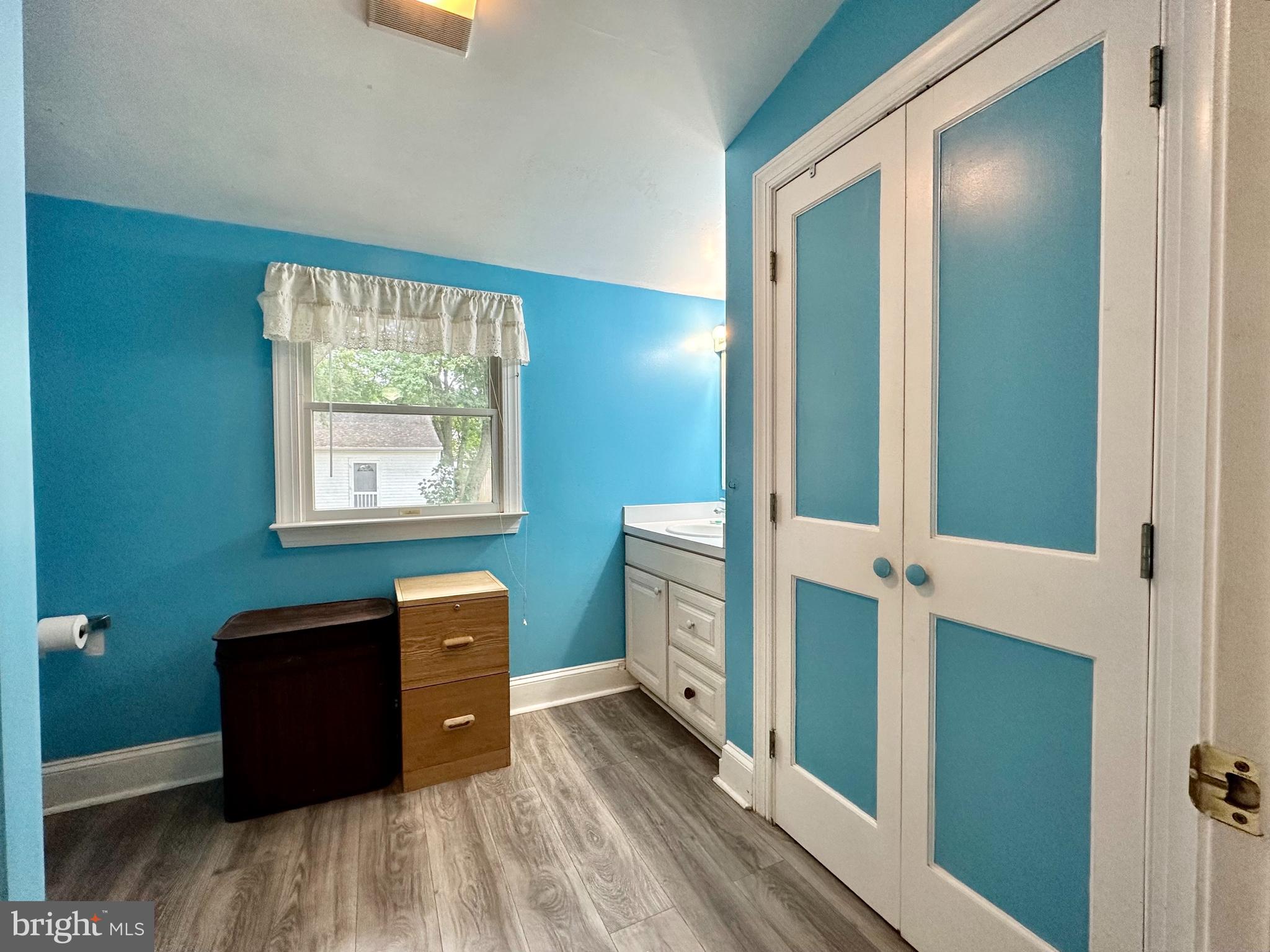 CHESTER RIVER BEACH - Residential