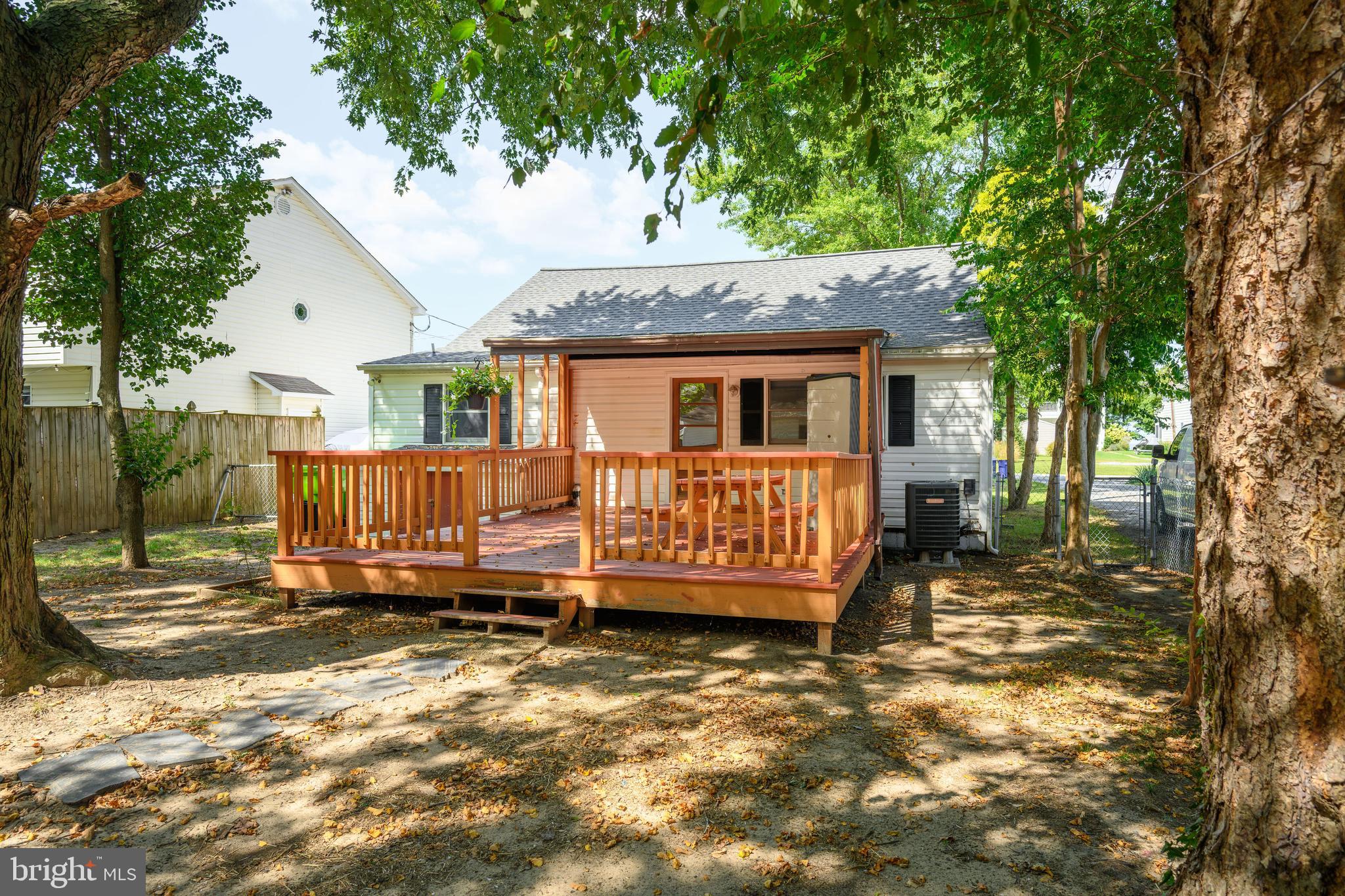 CHESTER RIVER BEACH - Residential