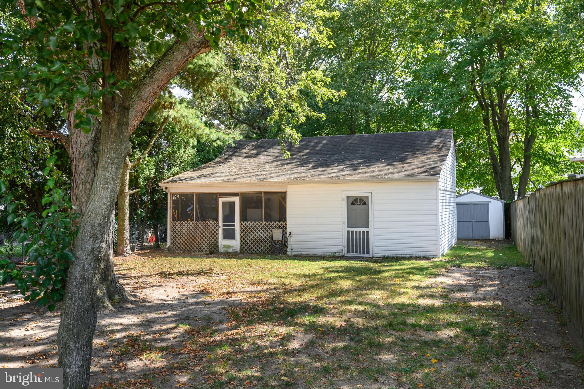 CHESTER RIVER BEACH - Residential