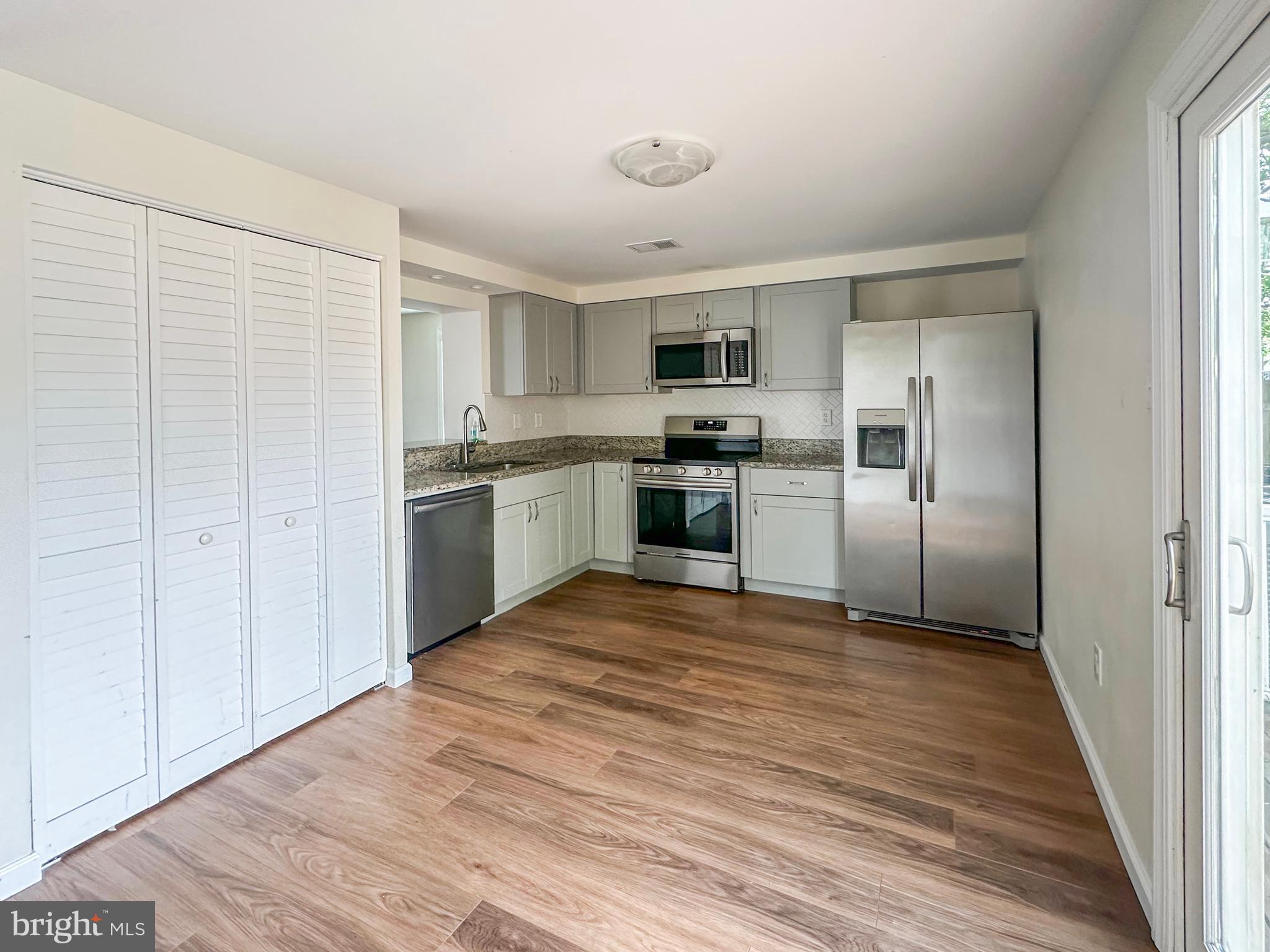 HILLCREST ORCHARDS - Residential