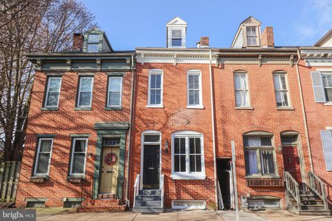 Photo of 134 S Newberry Street, YORK, PA 17401 (MLS # PAYK2098244)