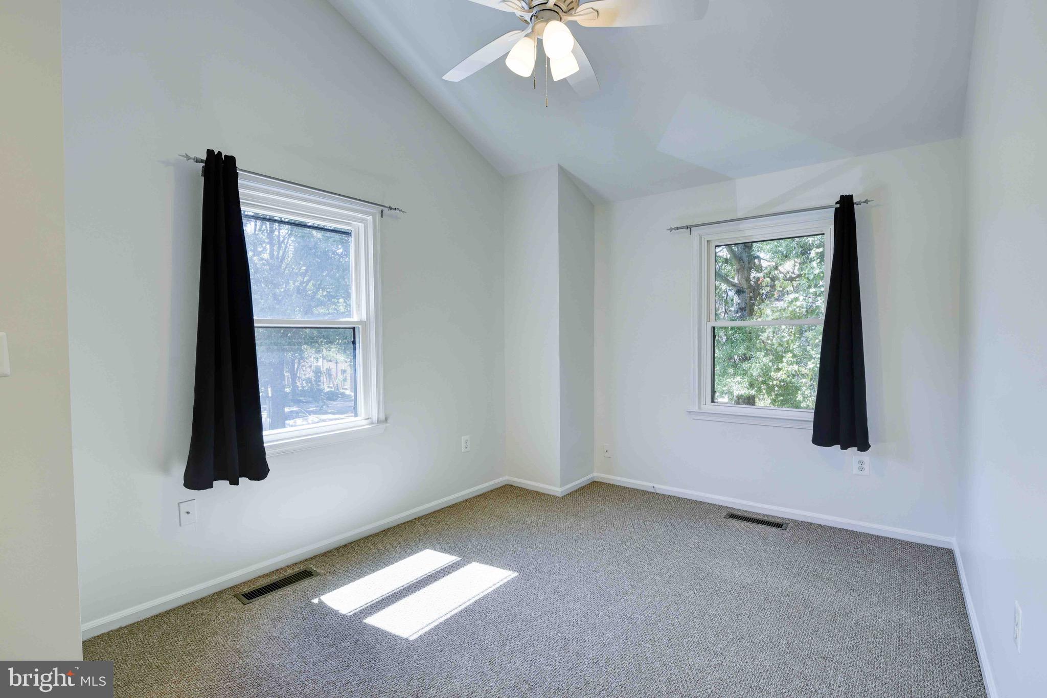 STAFFORD SQUARE - Residential Lease