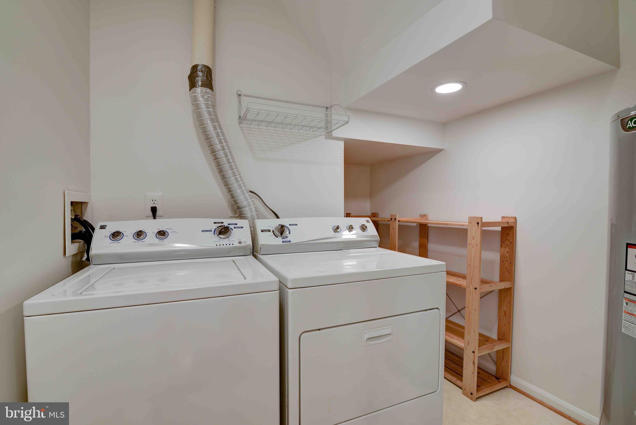 STAFFORD SQUARE - Residential Lease