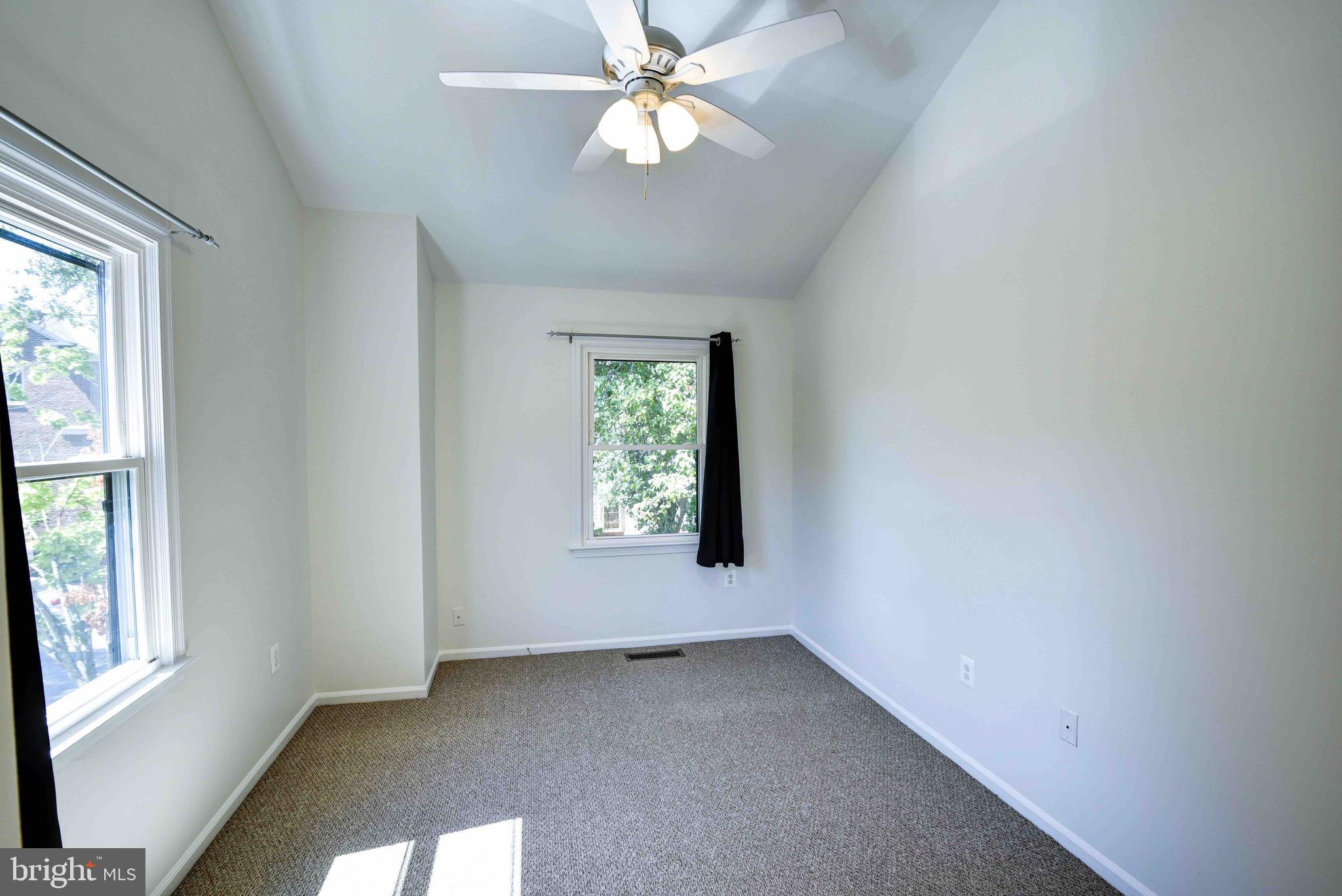 STAFFORD SQUARE - Residential Lease