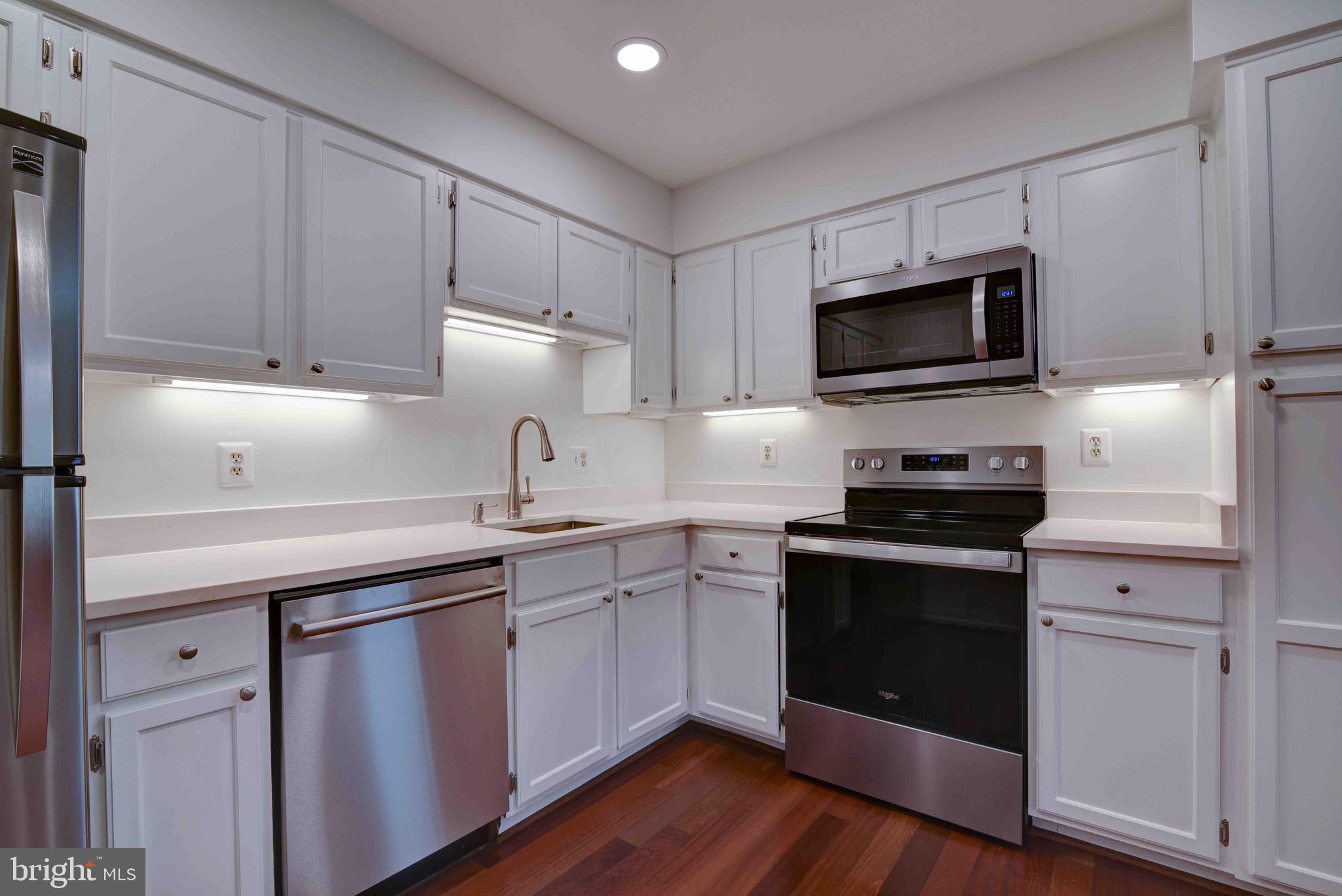 STAFFORD SQUARE - Residential Lease