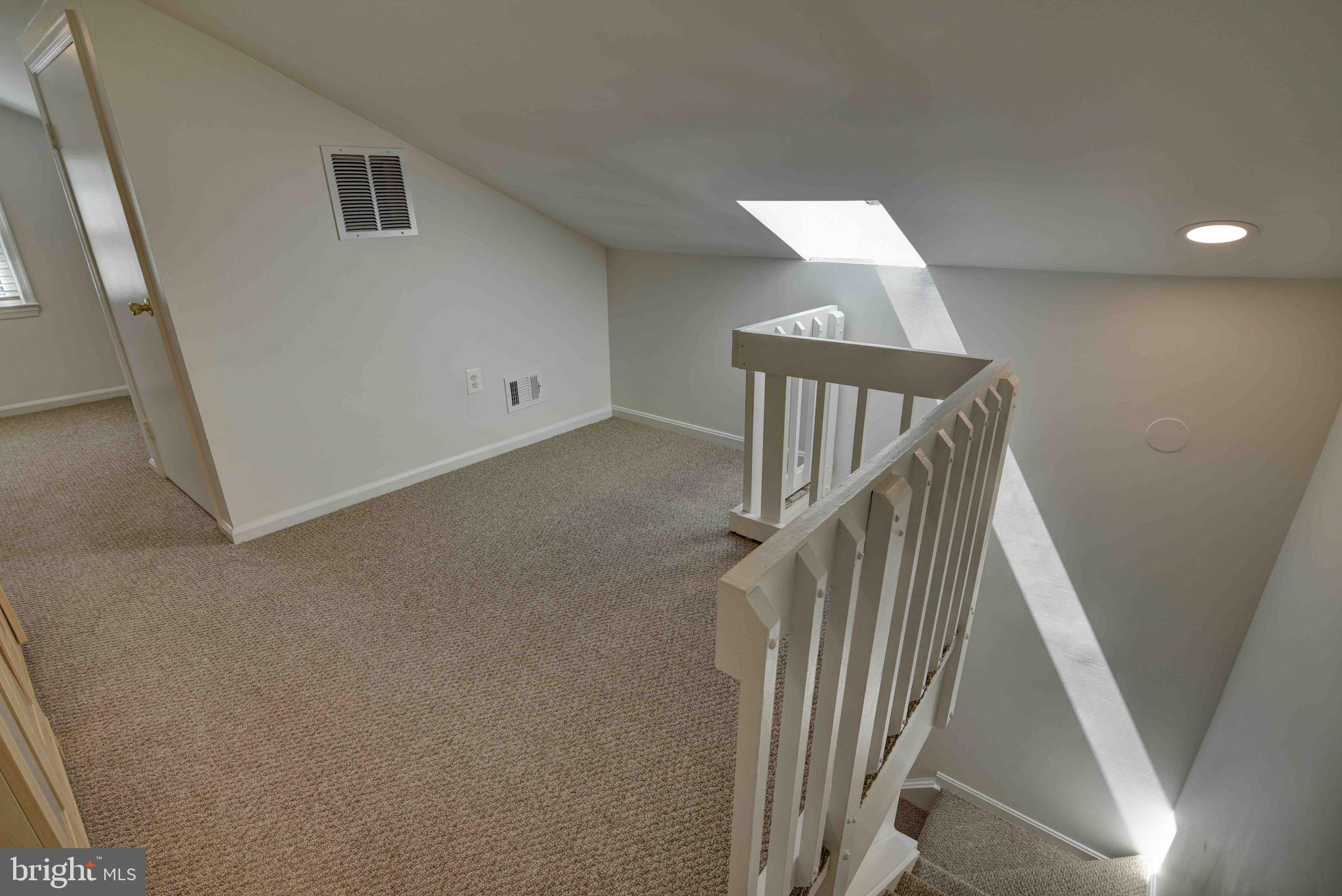 STAFFORD SQUARE - Residential Lease