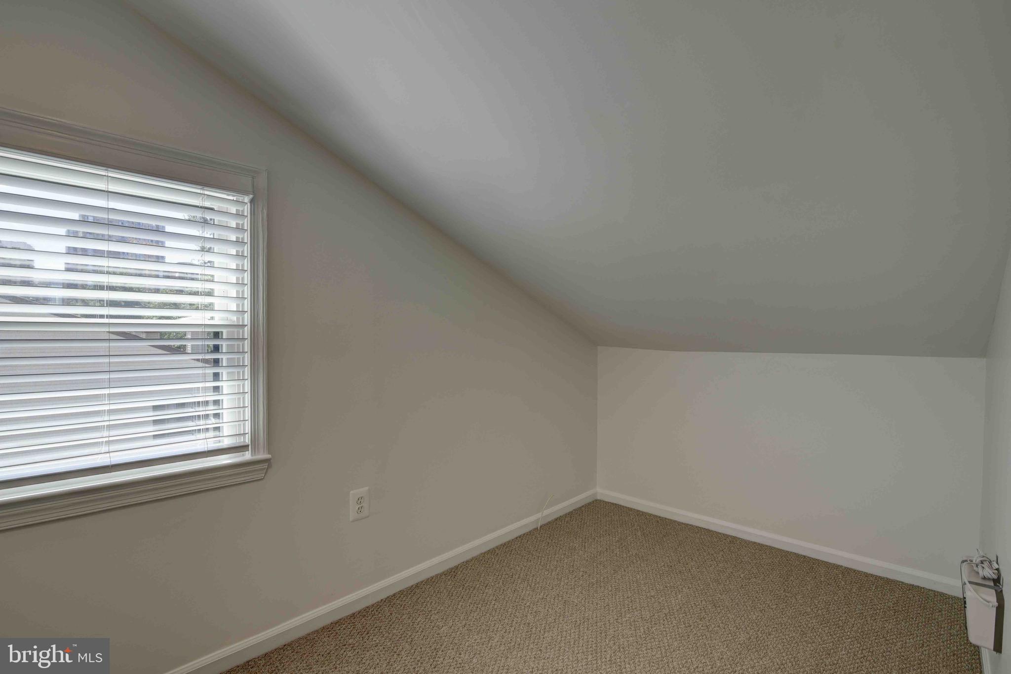 STAFFORD SQUARE - Residential Lease