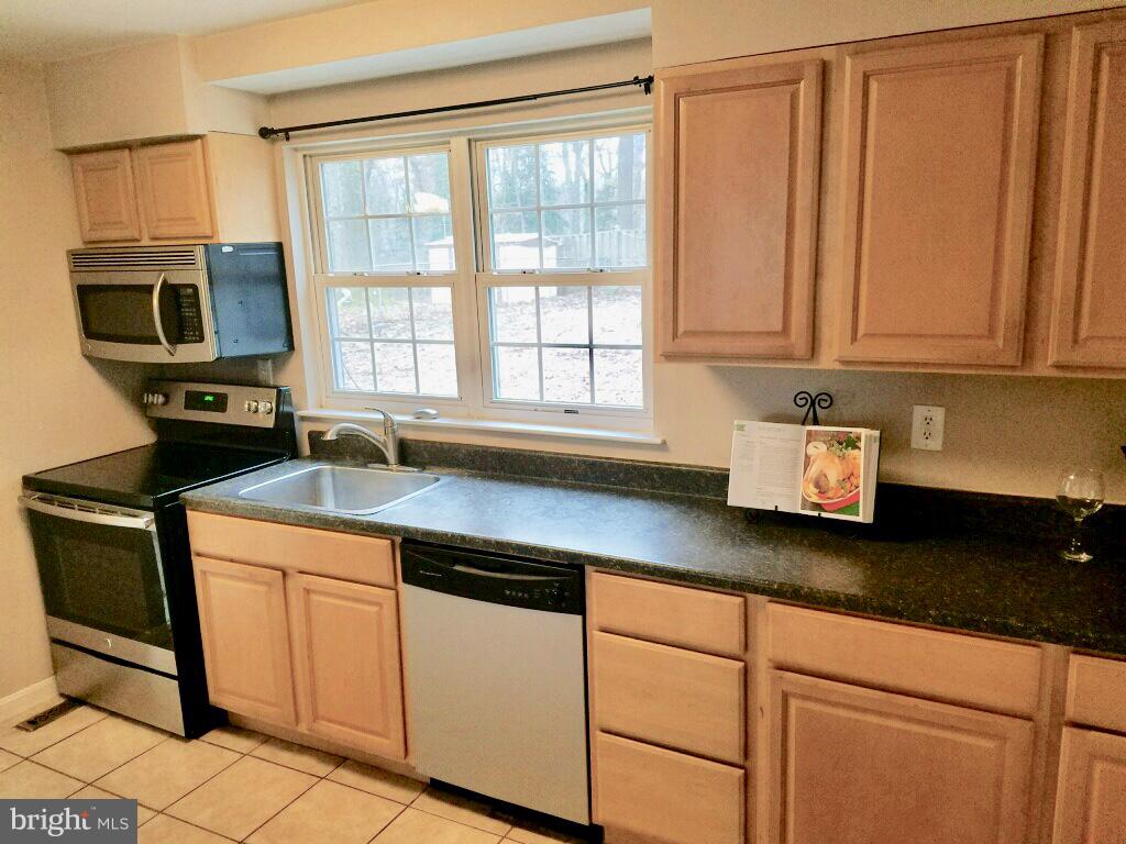 EASTPORT - Residential Lease