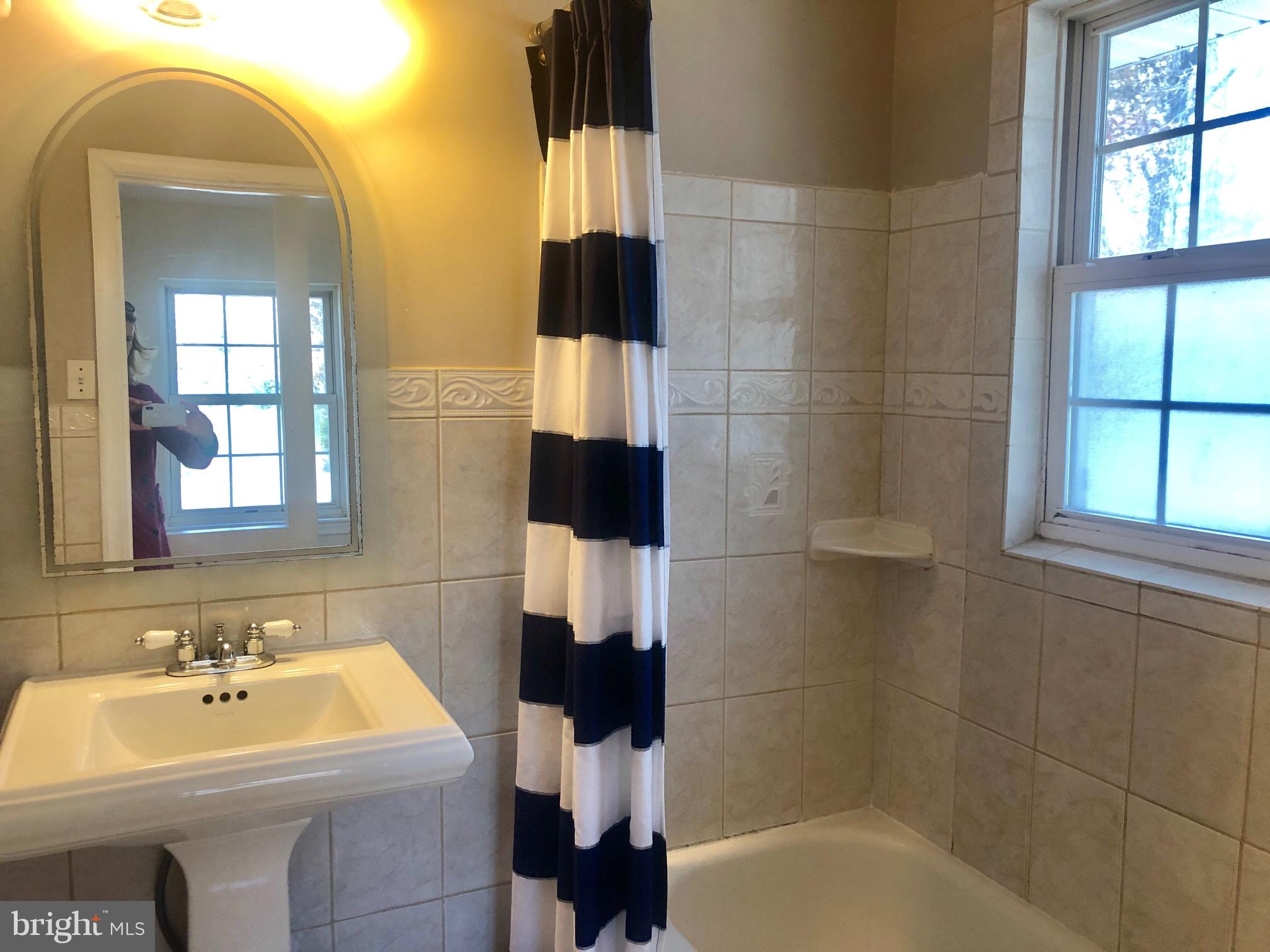 EASTPORT - Residential Lease