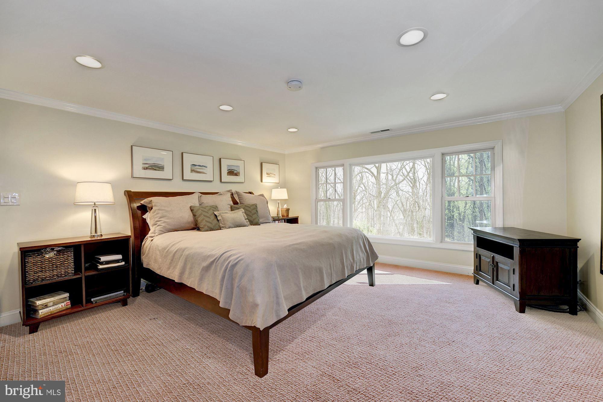 RIVERWOOD - Residential