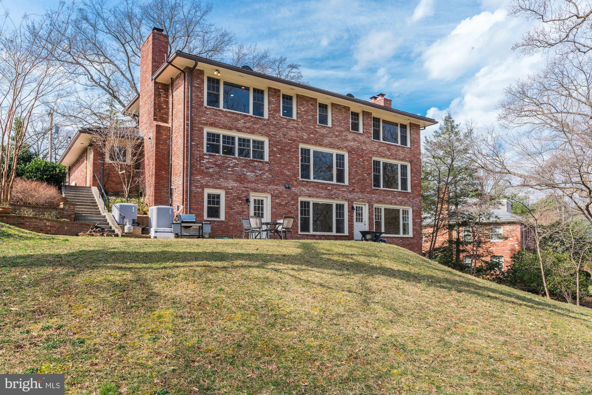 RIVERWOOD - Residential