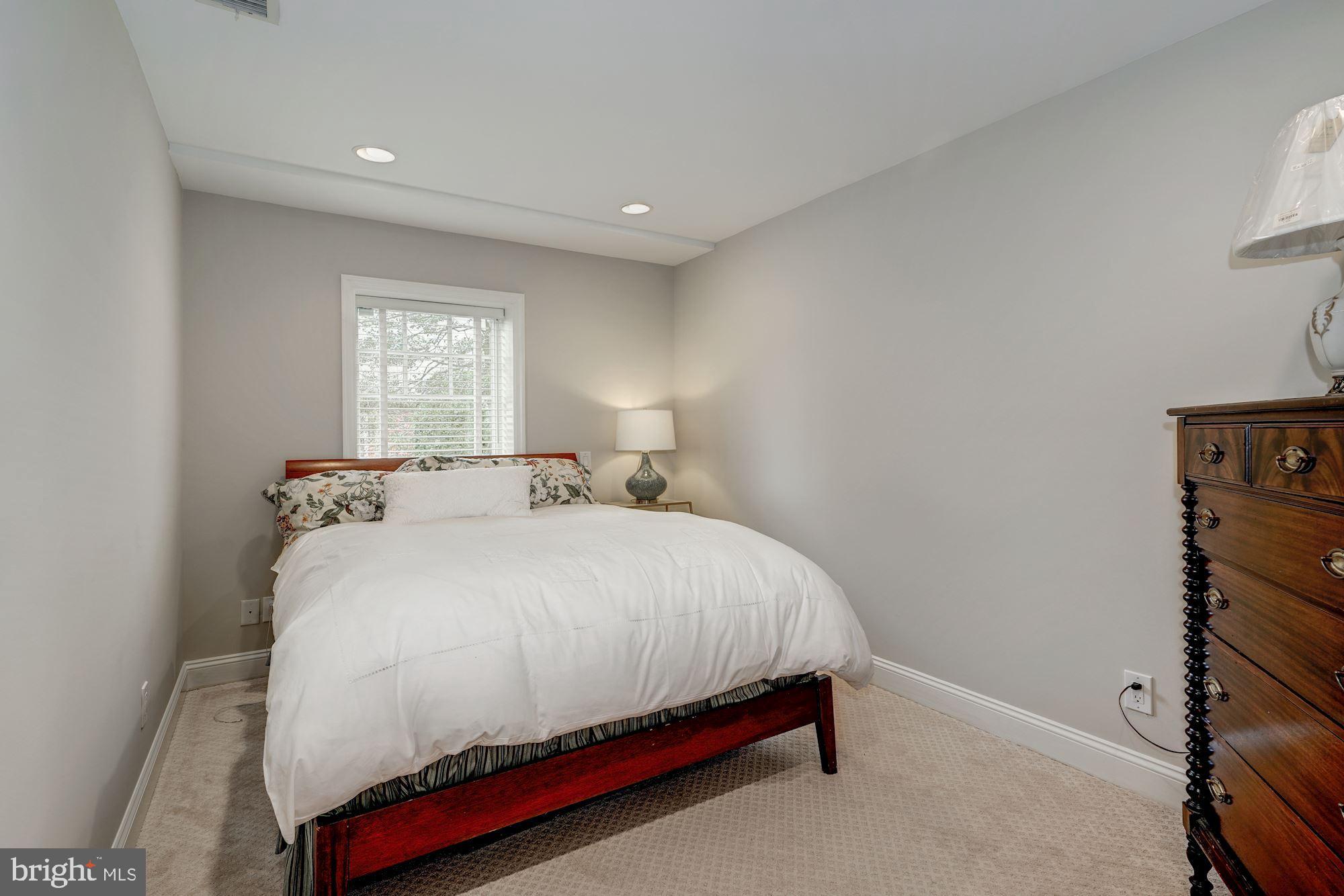 RIVERWOOD - Residential