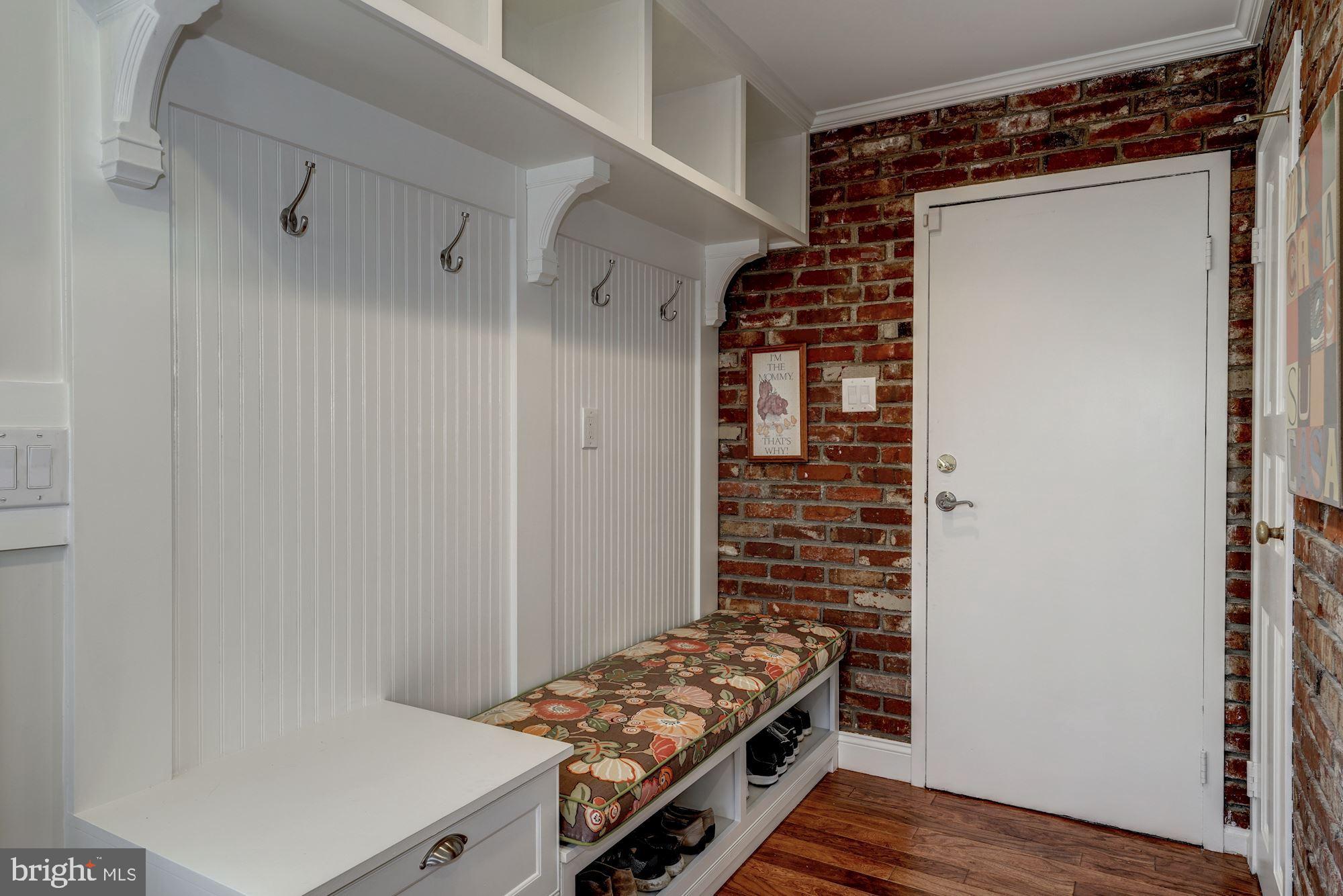 RIVERWOOD - Residential