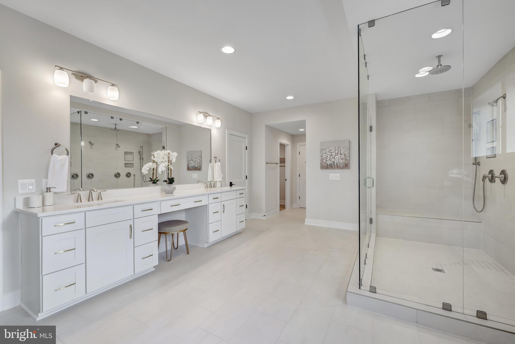 OAKWOOD - Residential