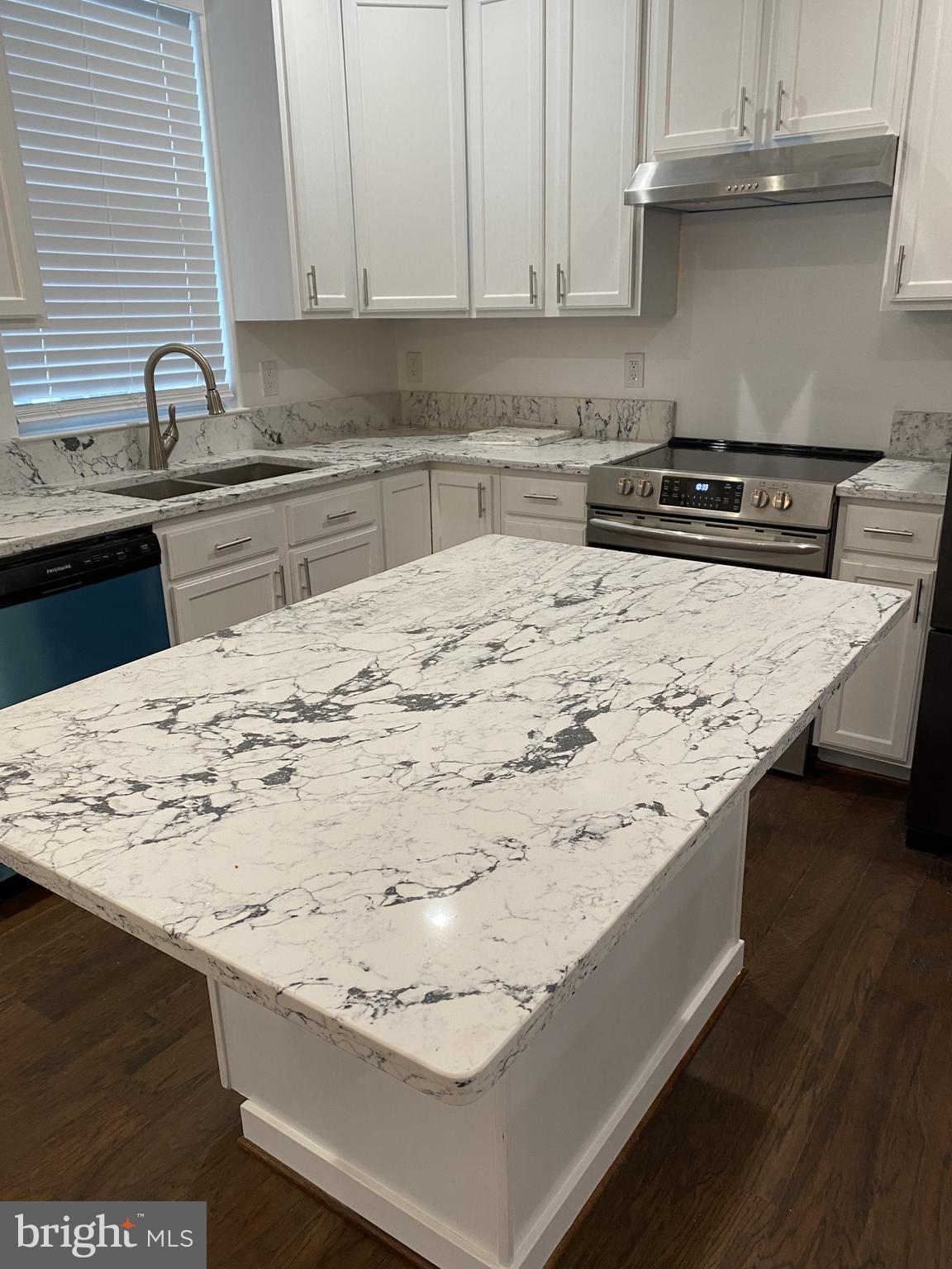 GREAT FALLS CHASE - Residential