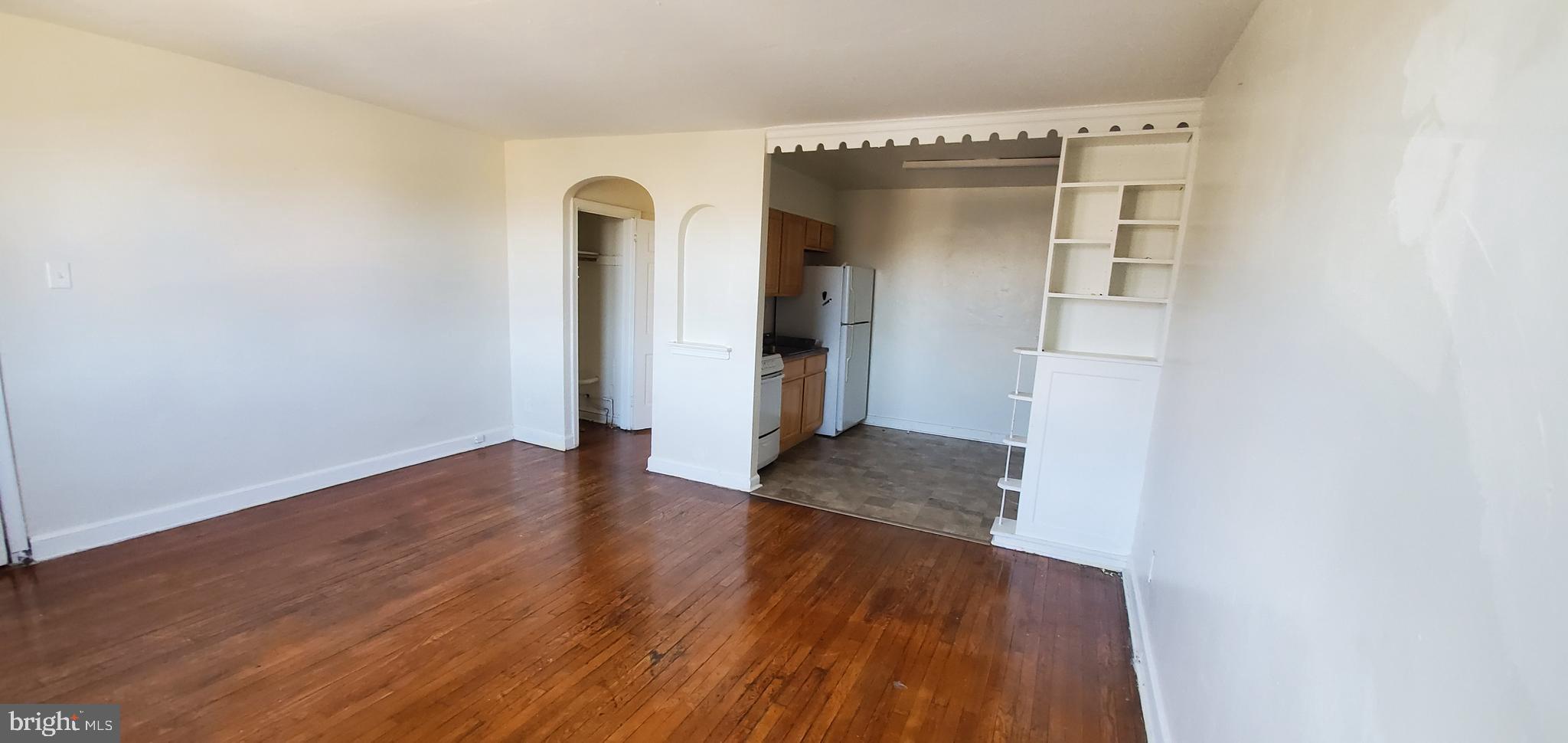 OLNEY - Commercial Sale