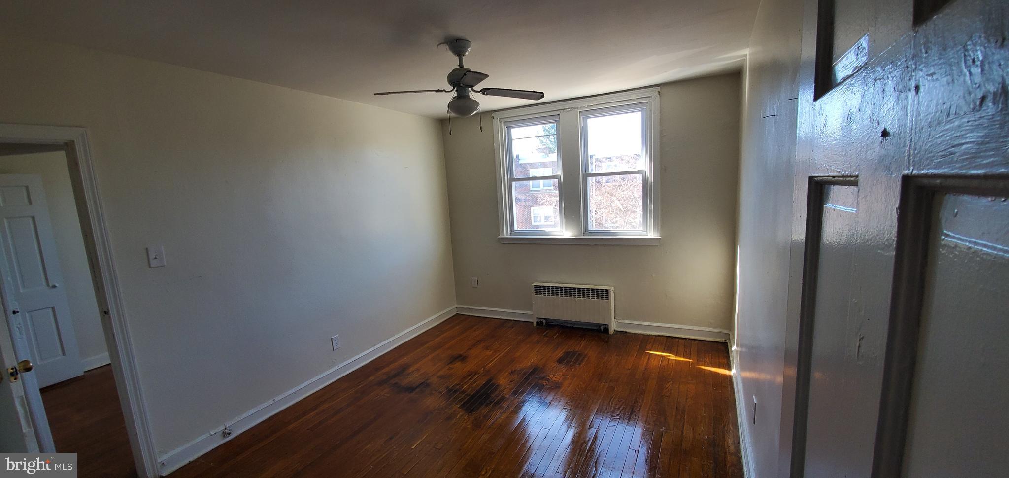 OLNEY - Commercial Sale