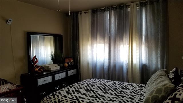 OLNEY - Commercial Sale