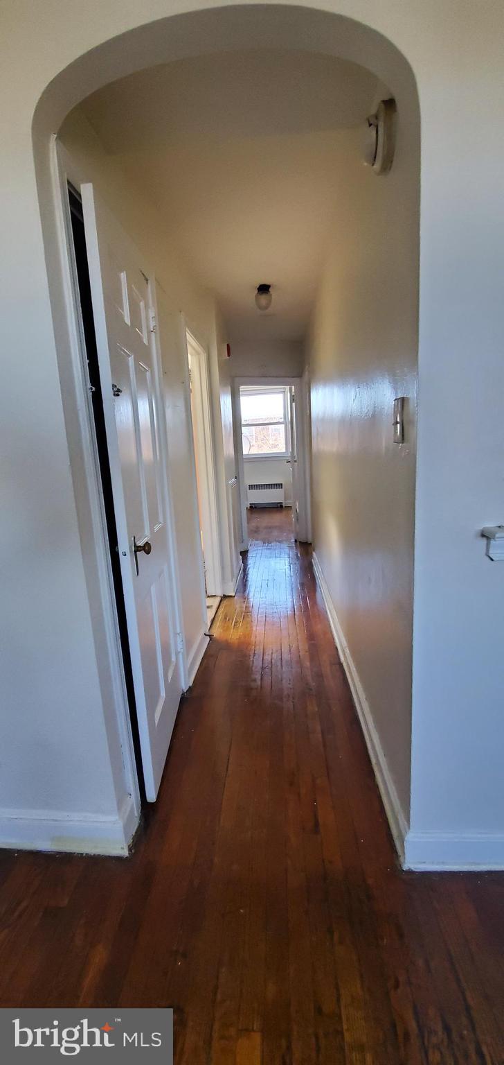 OLNEY - Commercial Sale