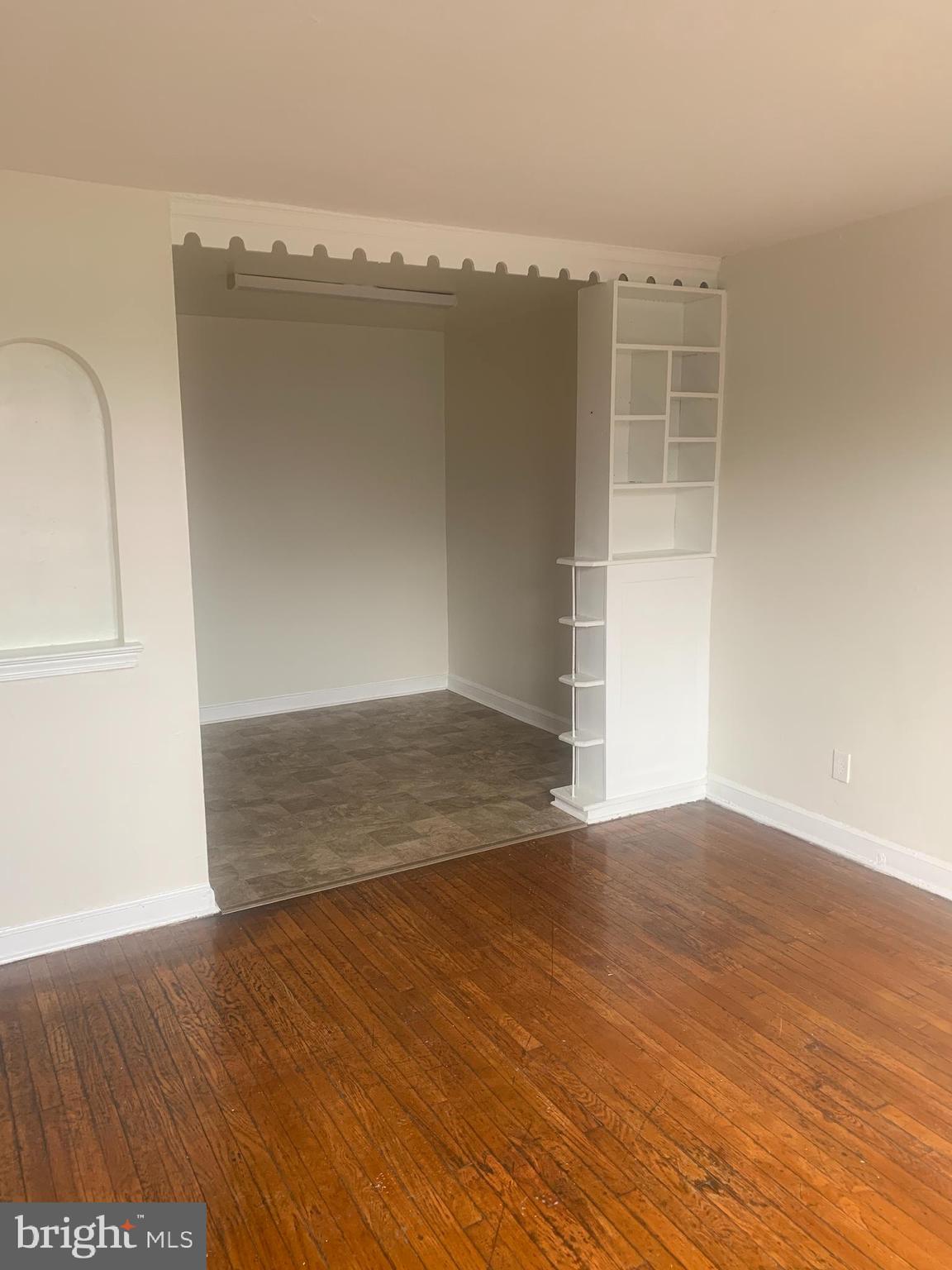 OLNEY - Commercial Sale