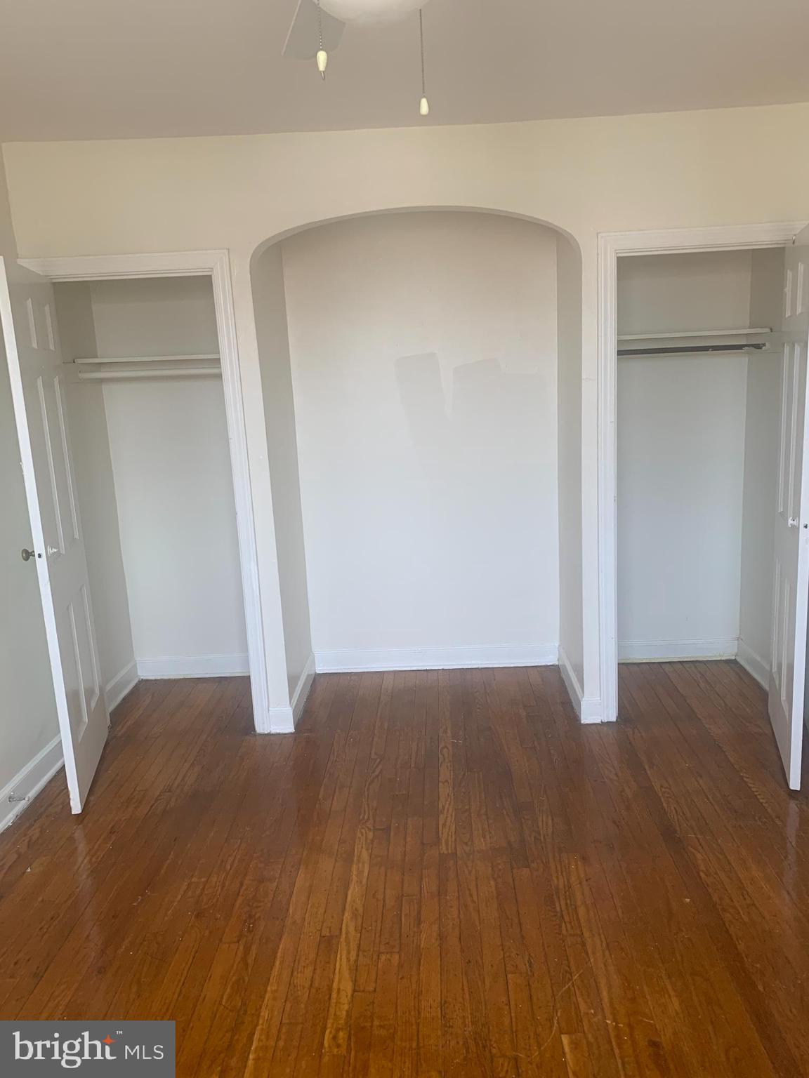 OLNEY - Commercial Sale