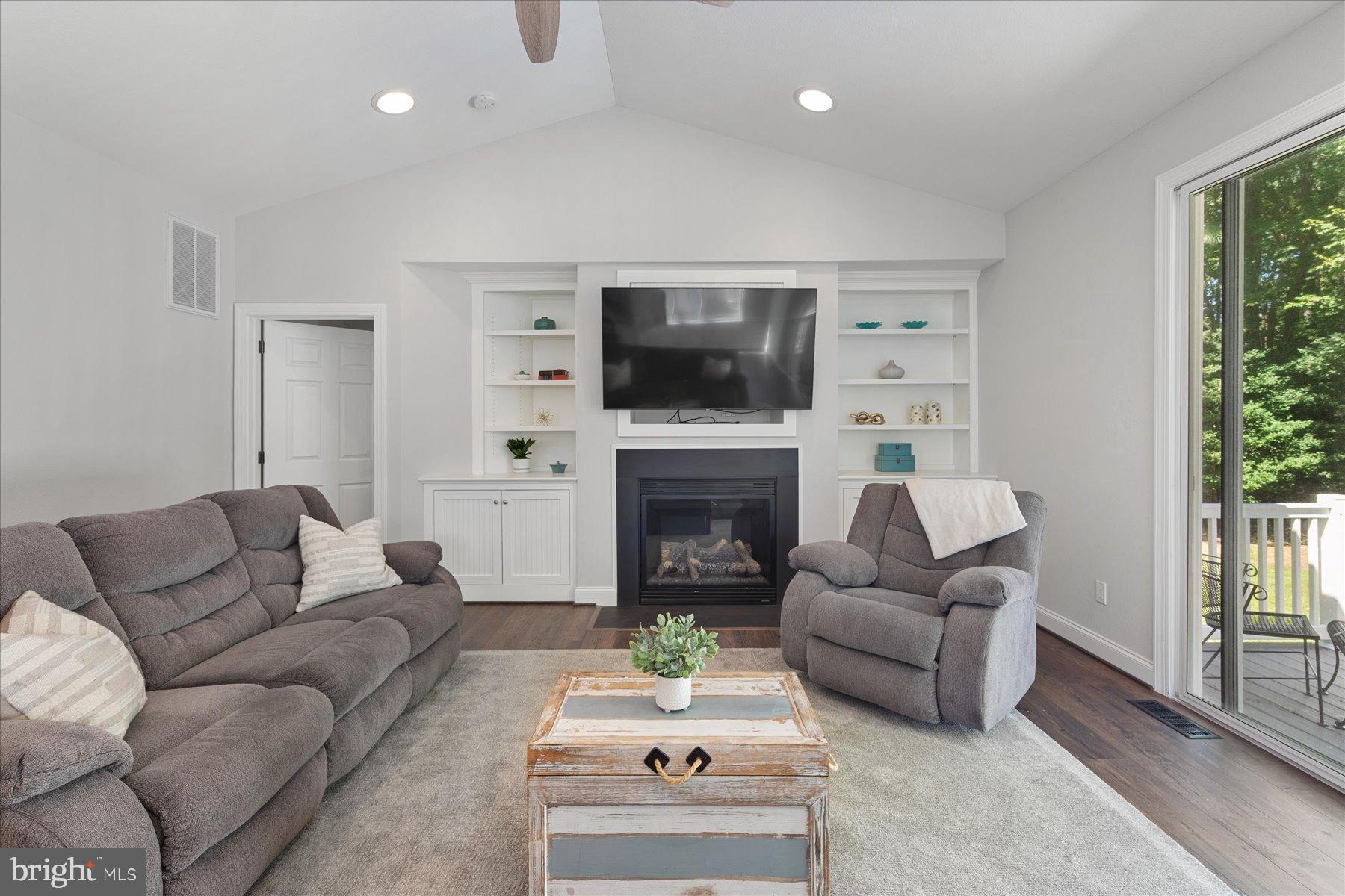 REFUGE AT DIRICKSON CREEK - Residential